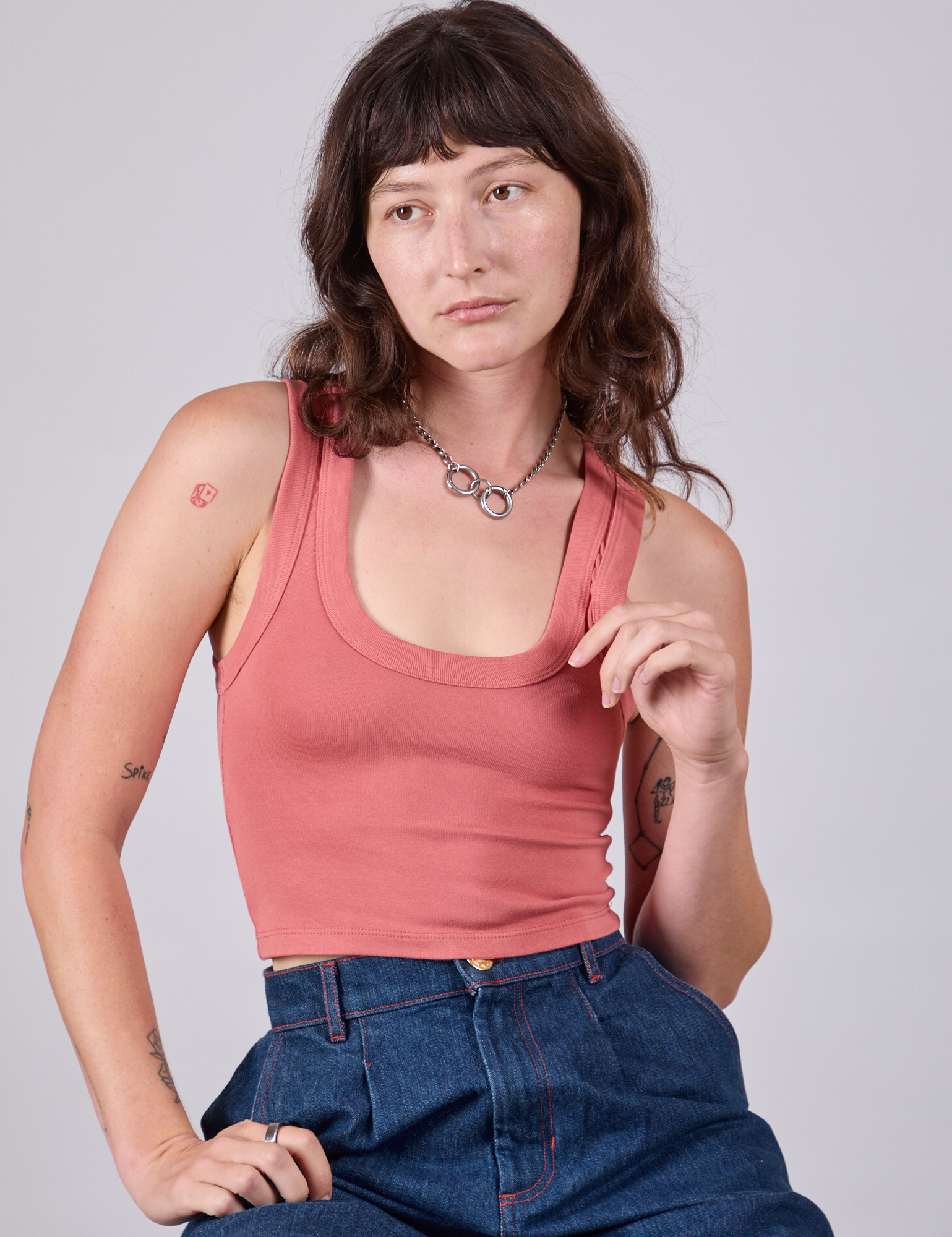 Alex is 5&#39;8&quot; and wearing P Cropped Tank Top in Raspberry Sorbet