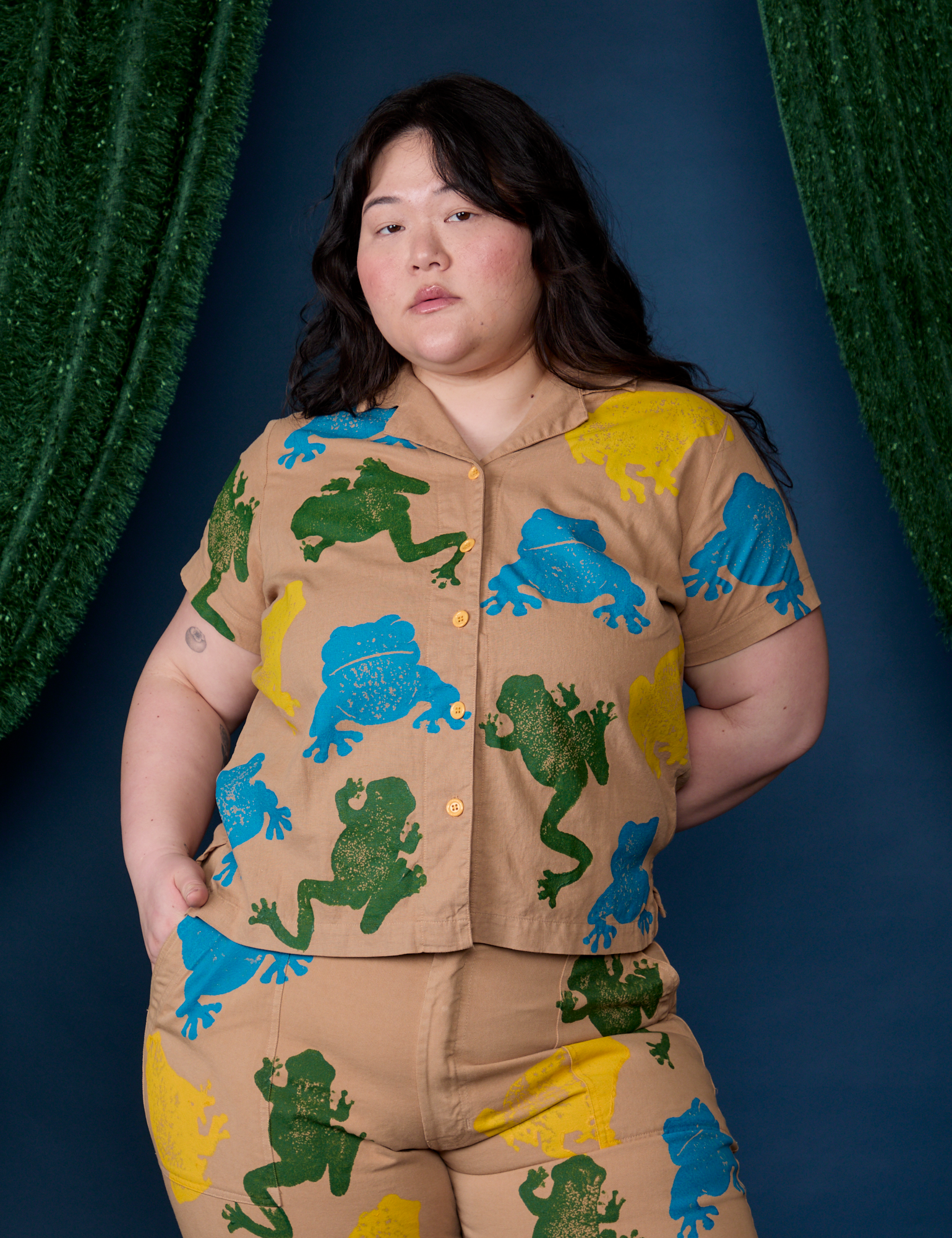 Paintstamped Pantry Button-Up - Froggy