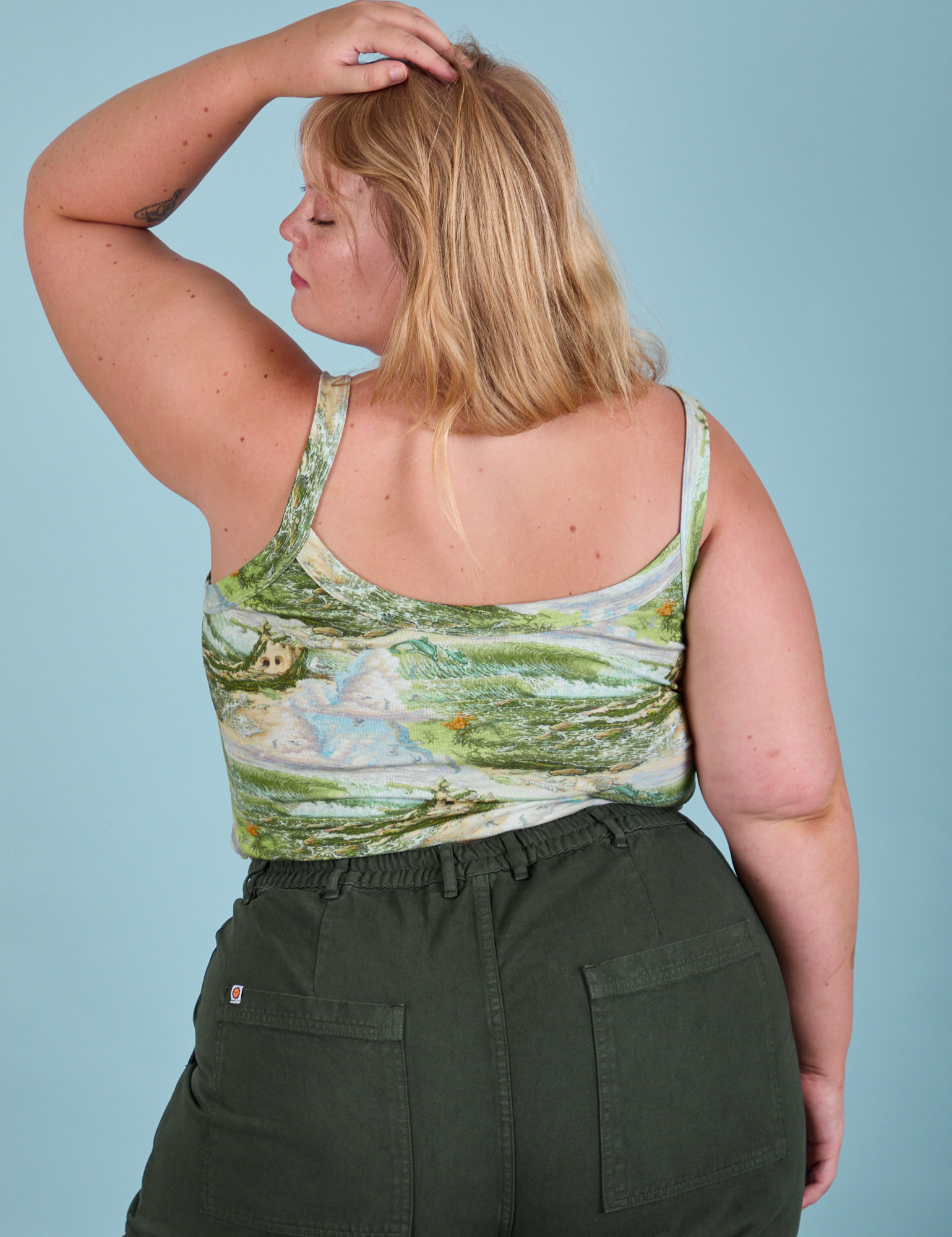 Ocean and Sky in Cami back view on Juliet