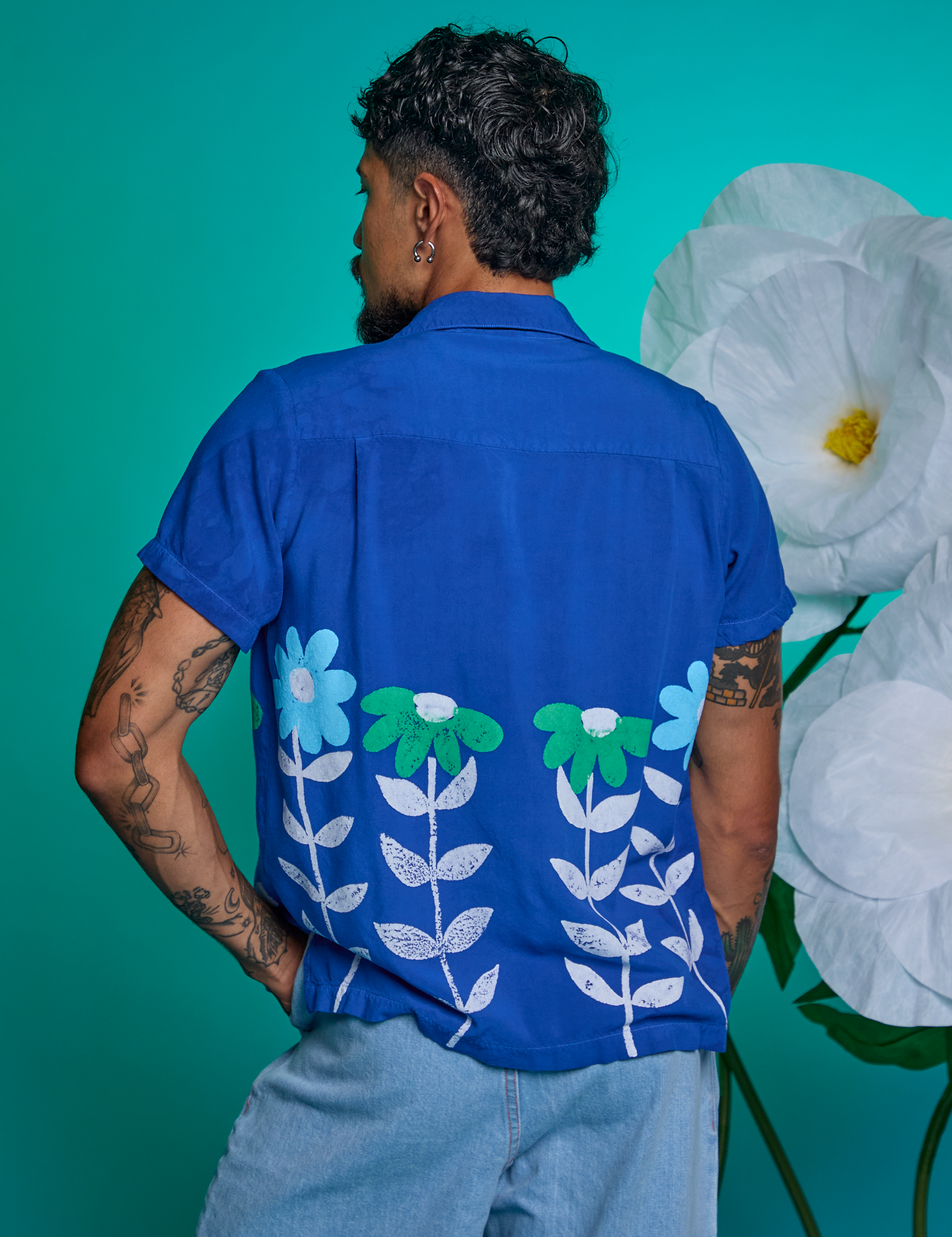 Paintstamped Pantry Button-Up in Daisy back view on Jesse