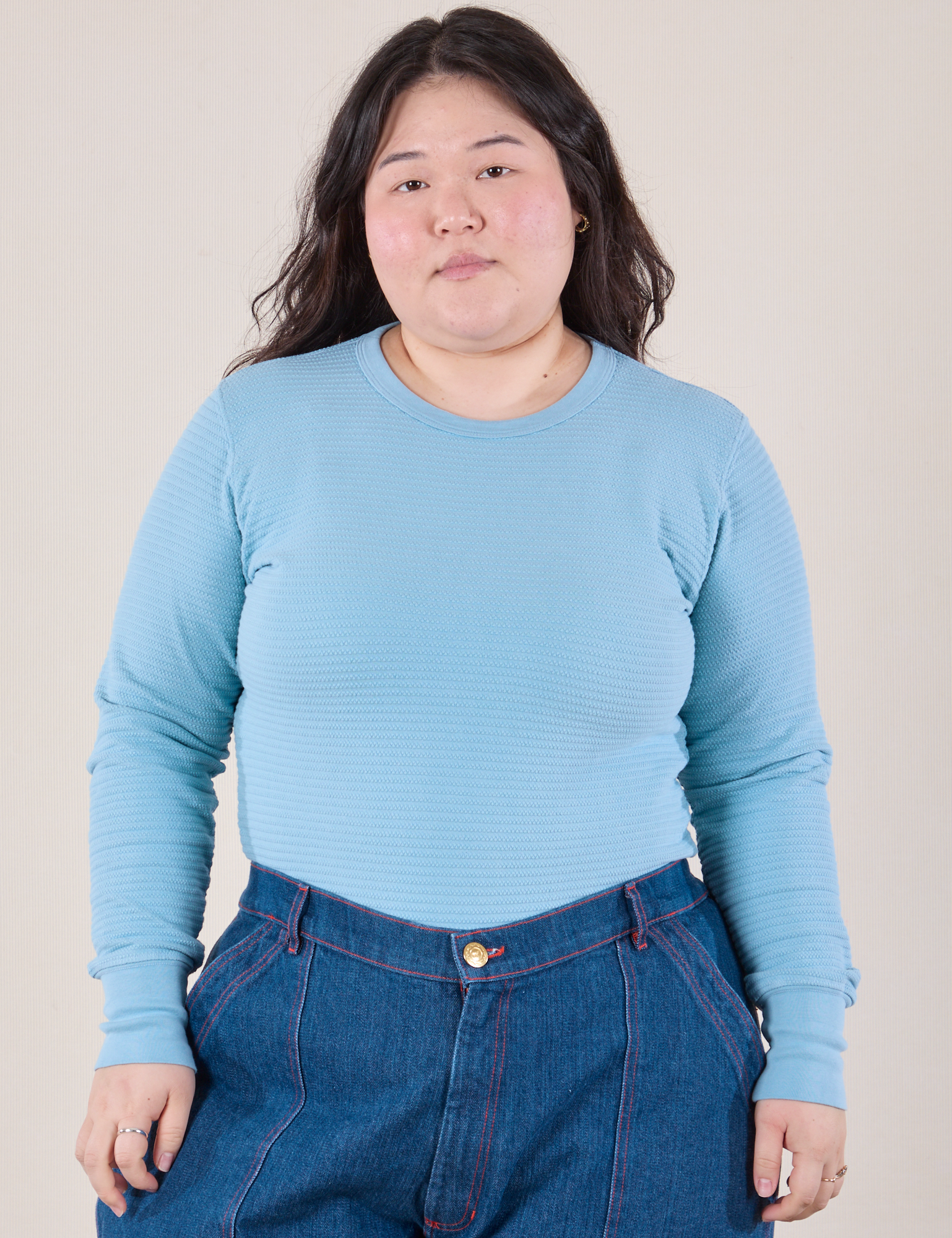 Ashley is 5&#39;7&quot; and wearing S Honeycomb Thermal in Baby Blue