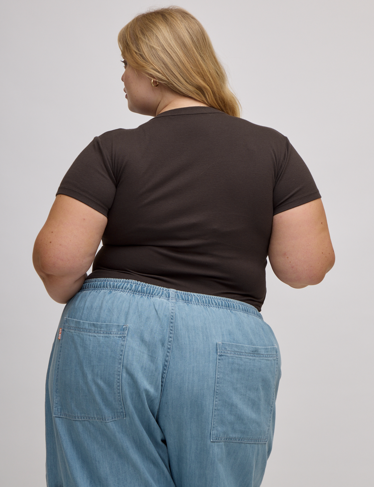 Back view of Baby Tee in Espresso Brown on Juliet