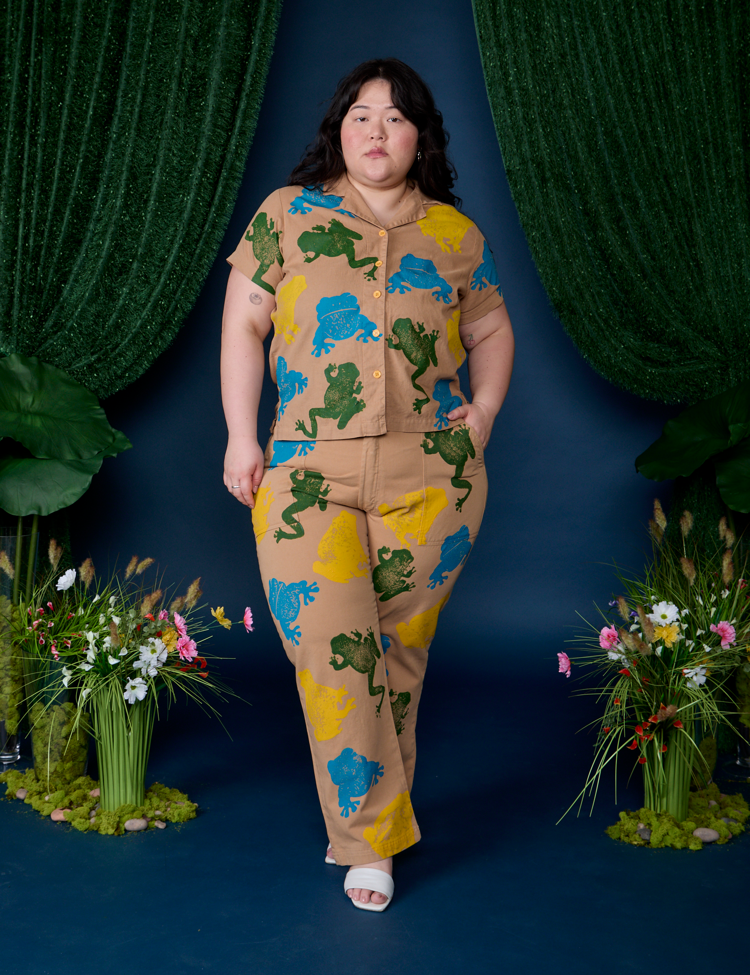 Paintstamped Pantry Button-Up - Froggy