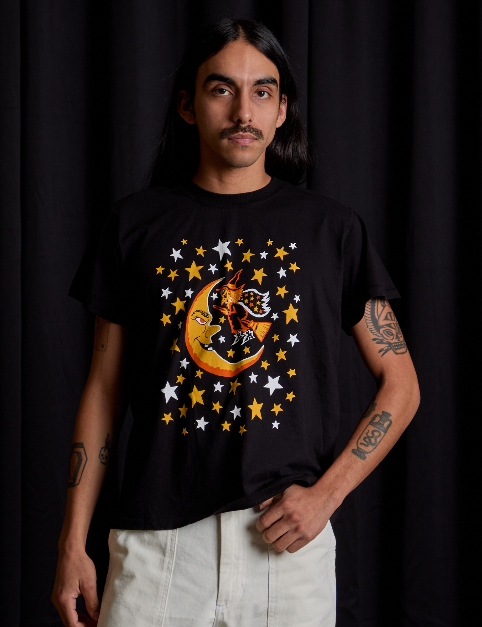 Anthony is 5&#39;6&quot; and wearing S Vintage Tee in Moon &amp; Witch