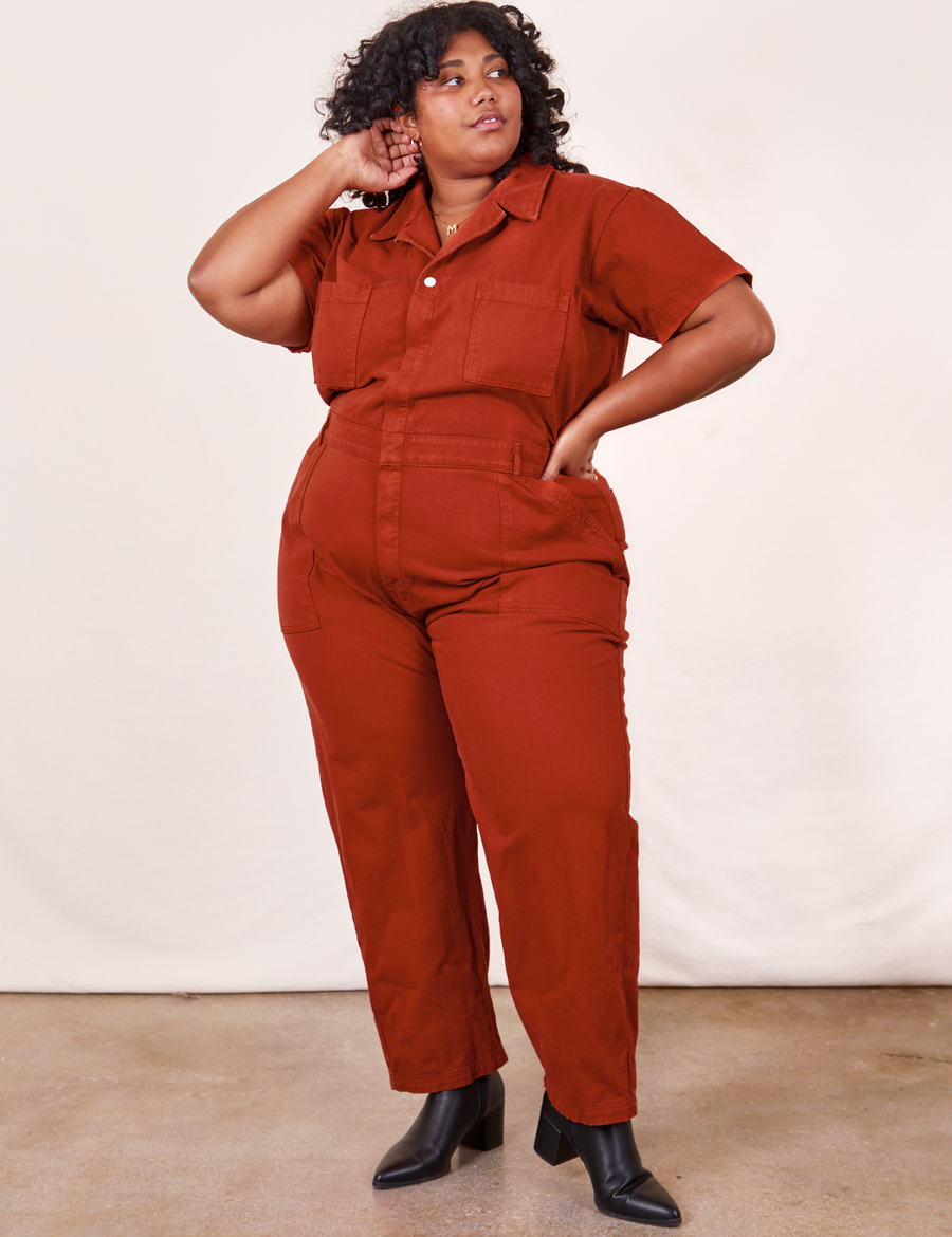 Morgan is 5’5” and wearing 2XL Short Sleeve Jumpsuit in Paprika