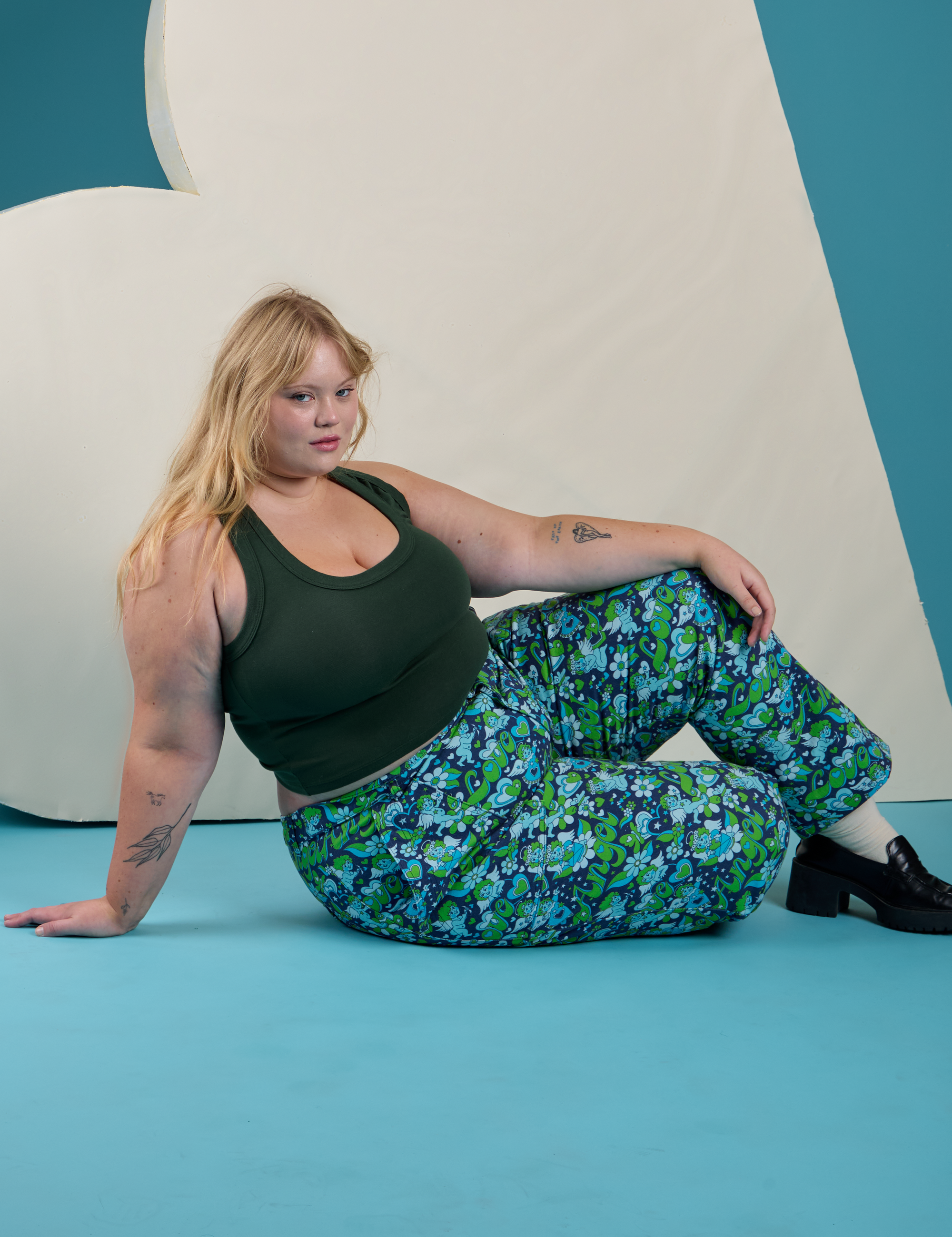 Work Pants in Angel Print and swamp green Cropped Tank on Juliet
