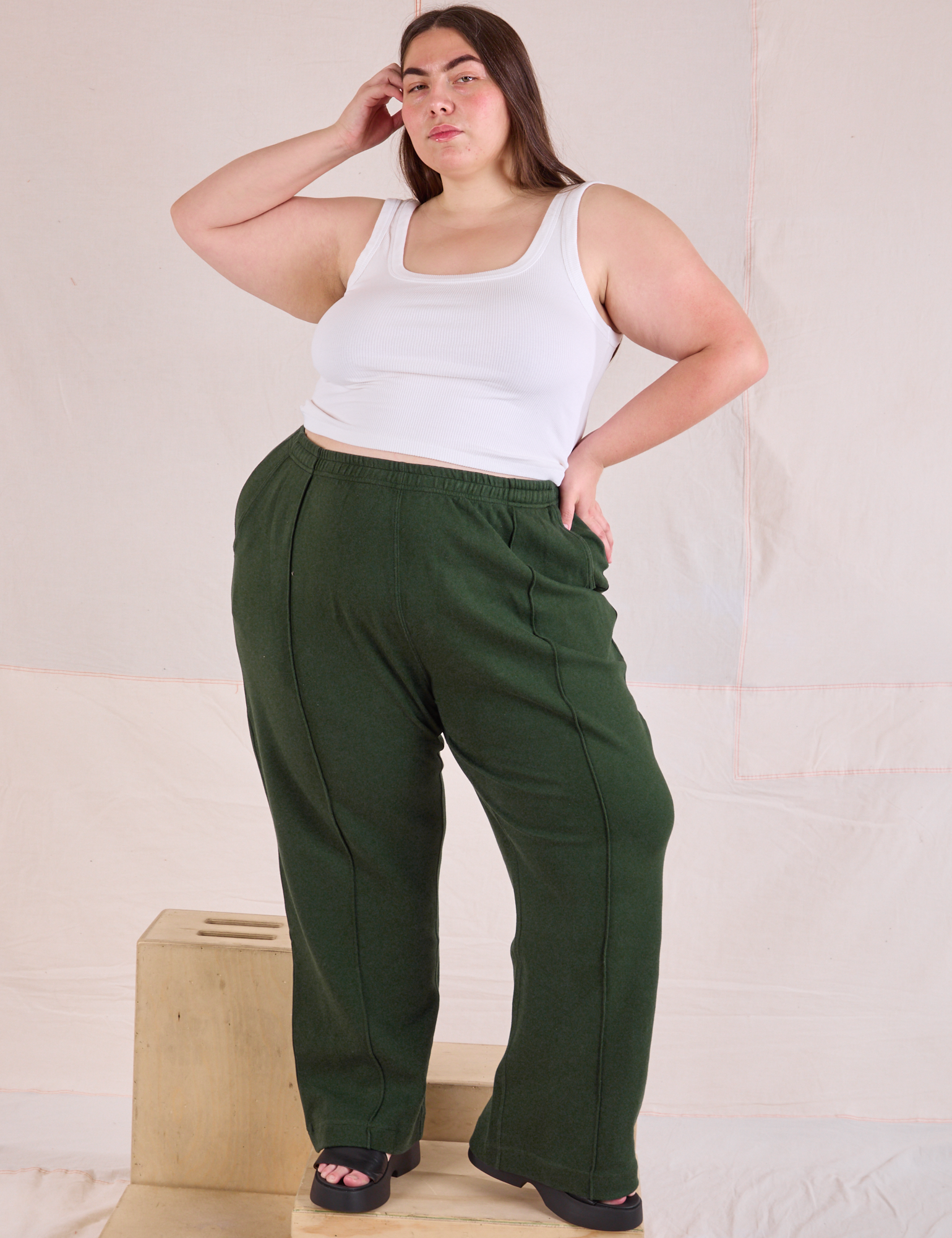 Marielena is 5&#39;8&quot; and wearing 2XL Easy Western Pants in Swamp Green