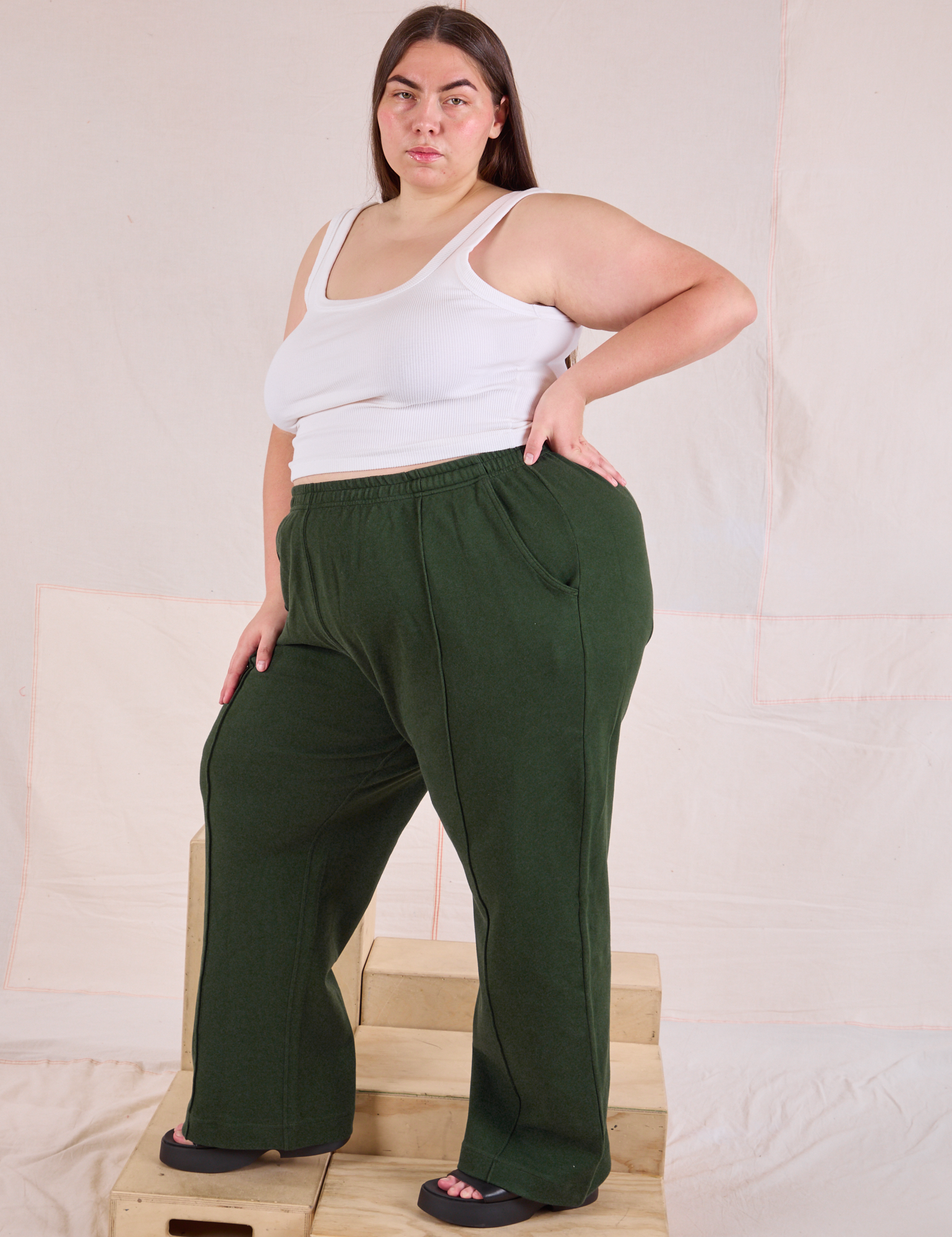 Easy Western Pants in Swamp Green side view on Marielena