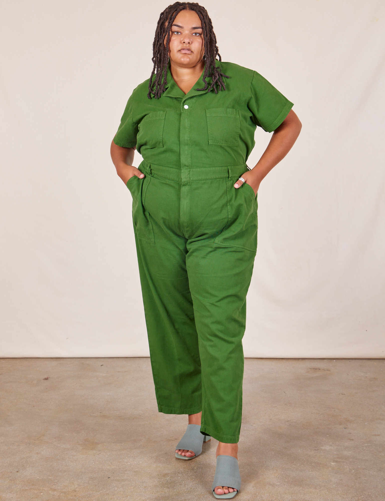 Alicia is 5’9” and wearing 2XL Short Sleeve Jumpsuit in Lawn Green