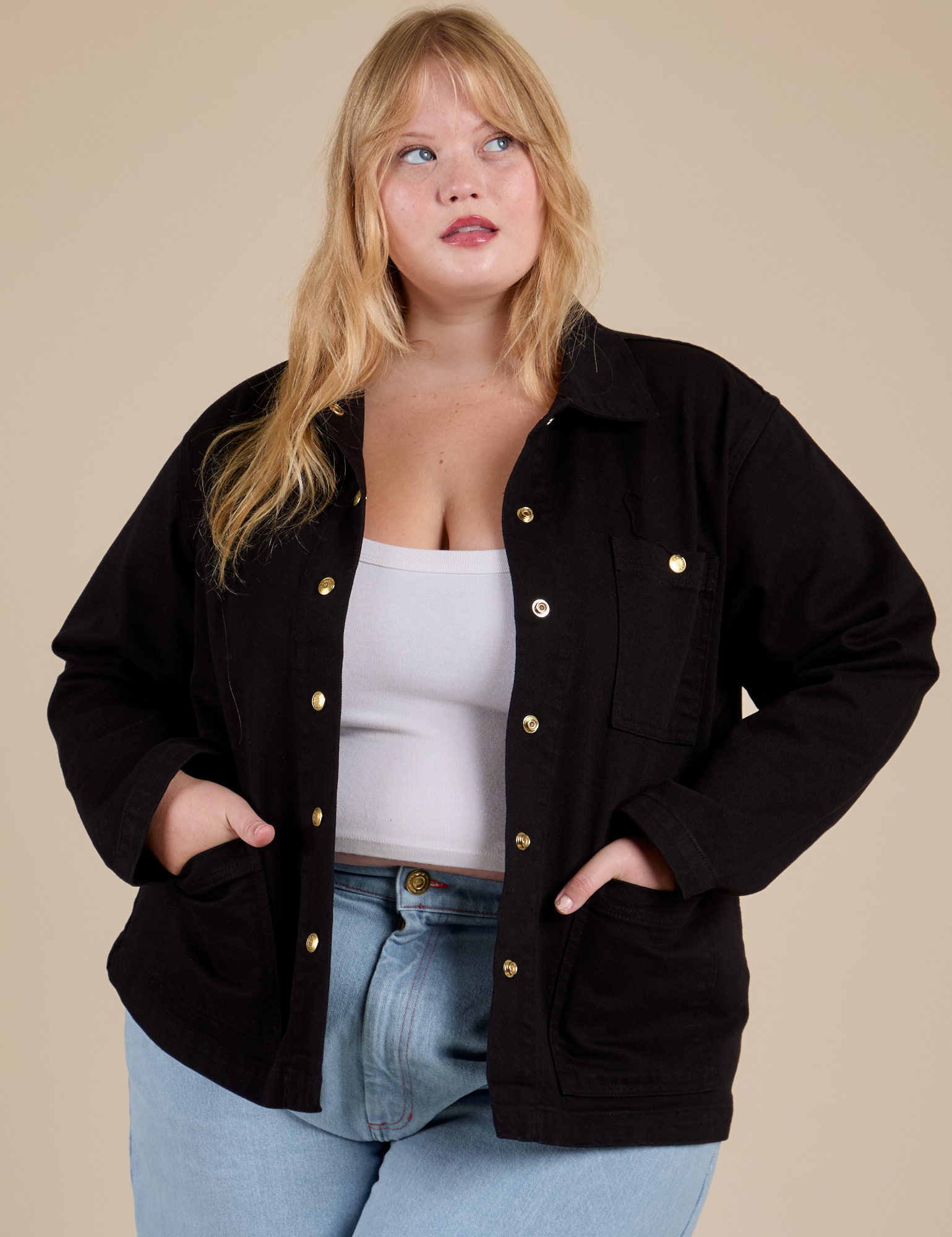 Juliet is 5'8" and wearing L Work Jacket in Basic Black