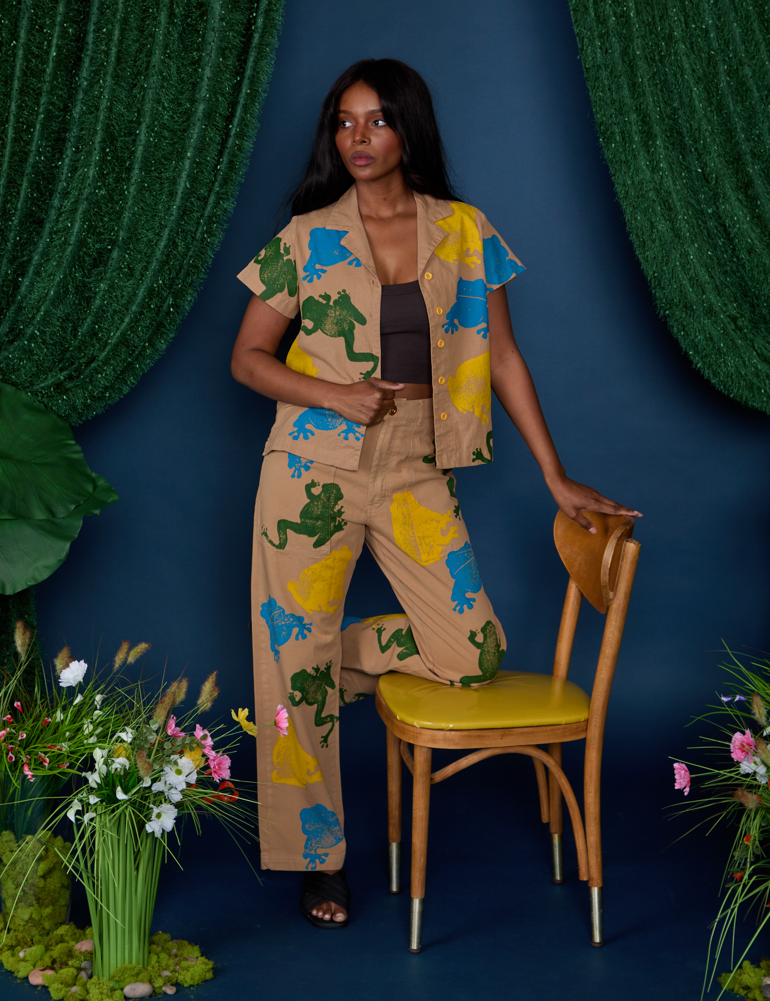 Paintstamped Pantry Button-Up - Froggy