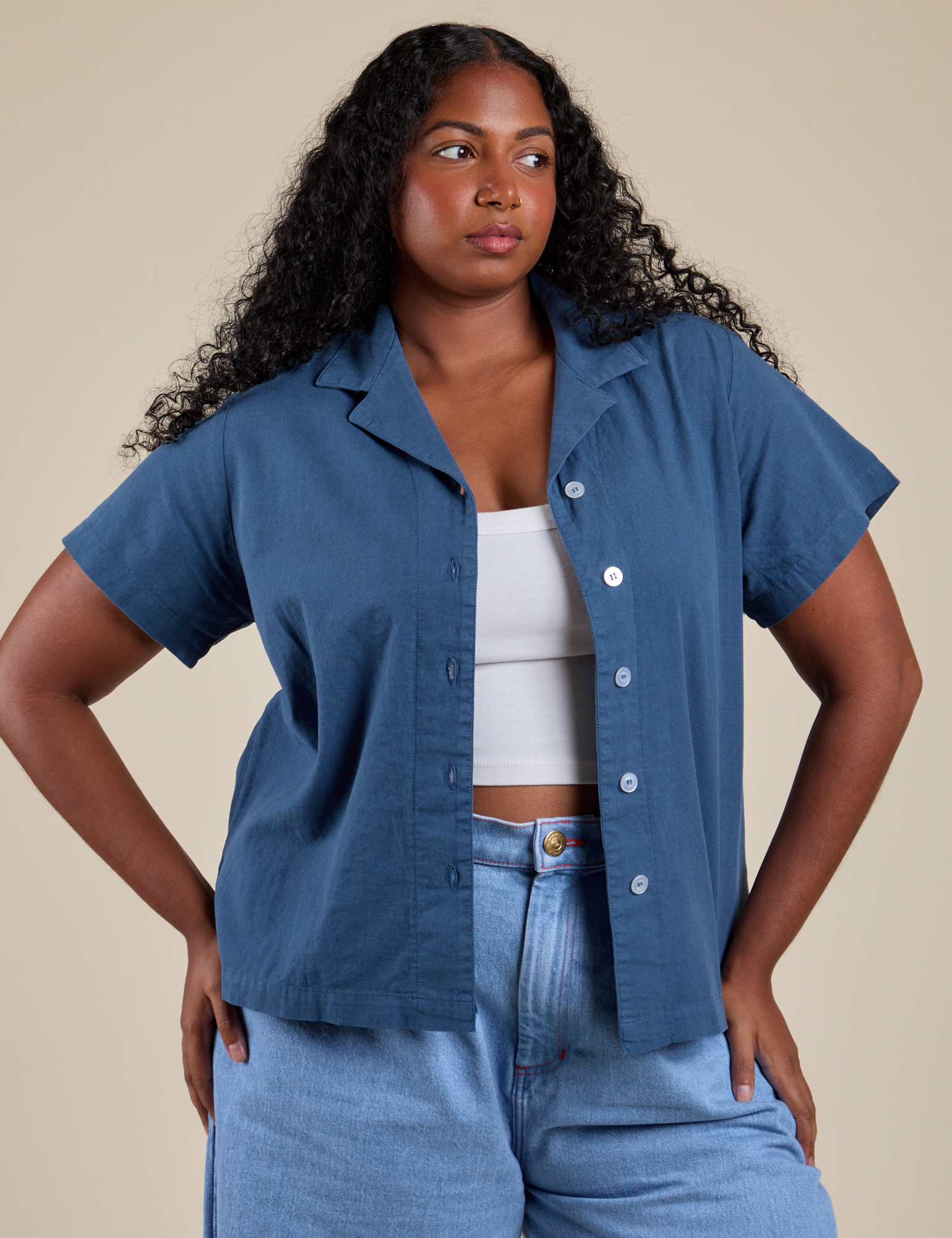 Meghna is 5’8” and wearing M Pantry Button-Up in French Blue