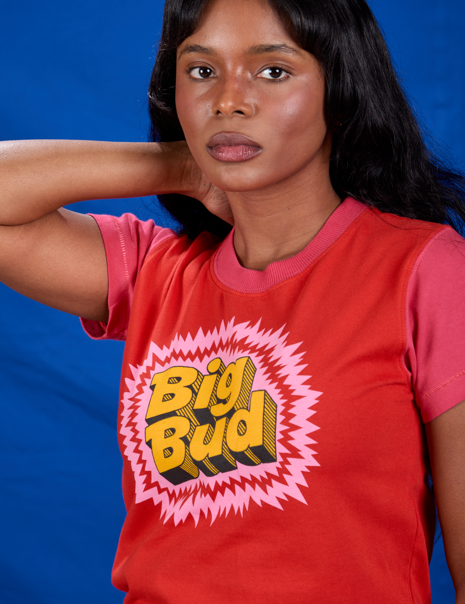Vintage Tee in Pop Rocks Explosion close up on Kandia