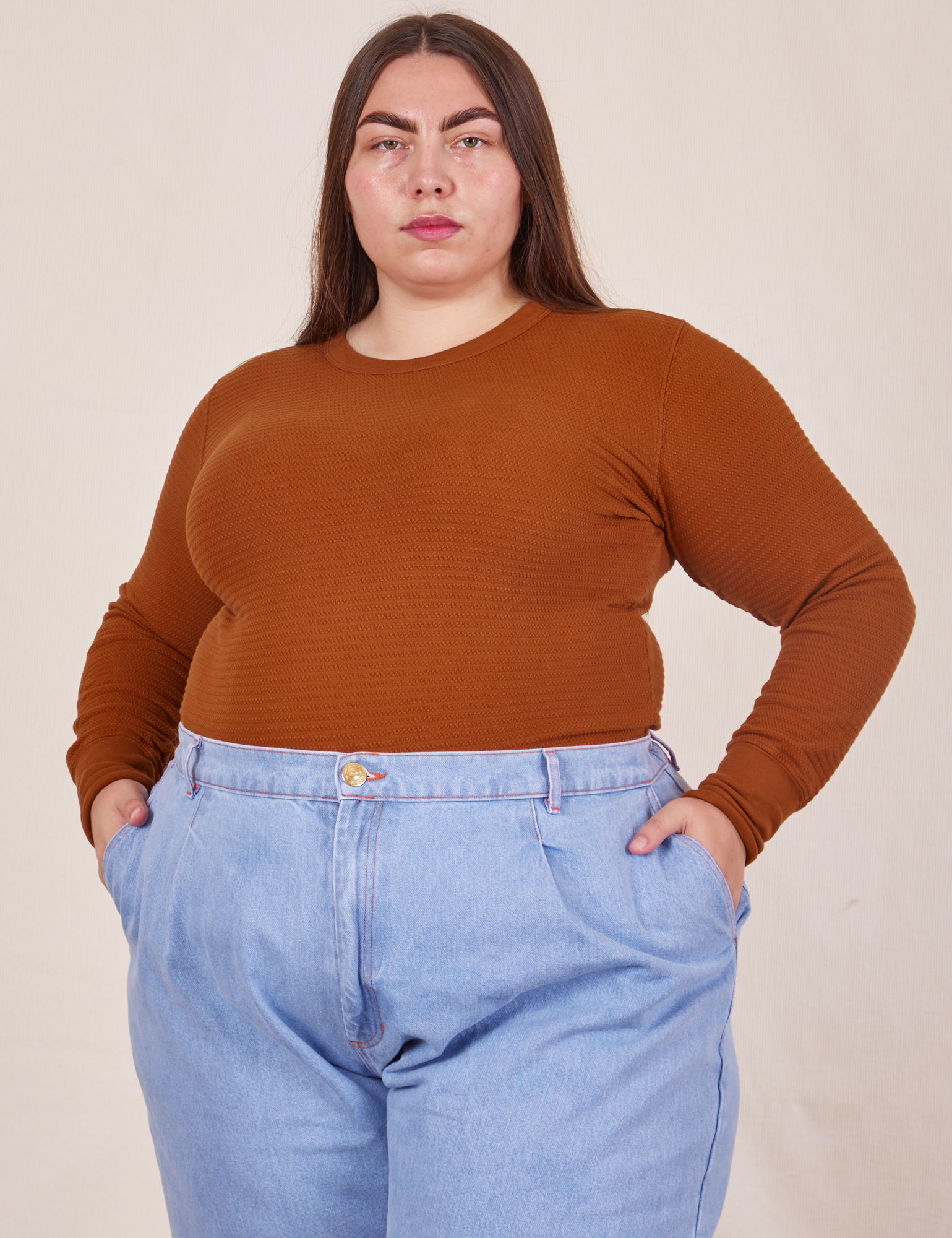 Marielena is wearing Honeycomb Thermal in Burnt Terracotta