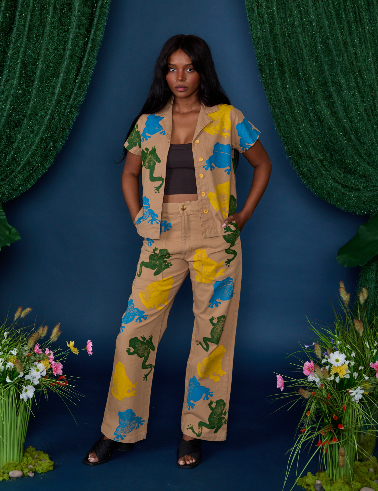 Paintstamped Pantry Button-Up - Froggy