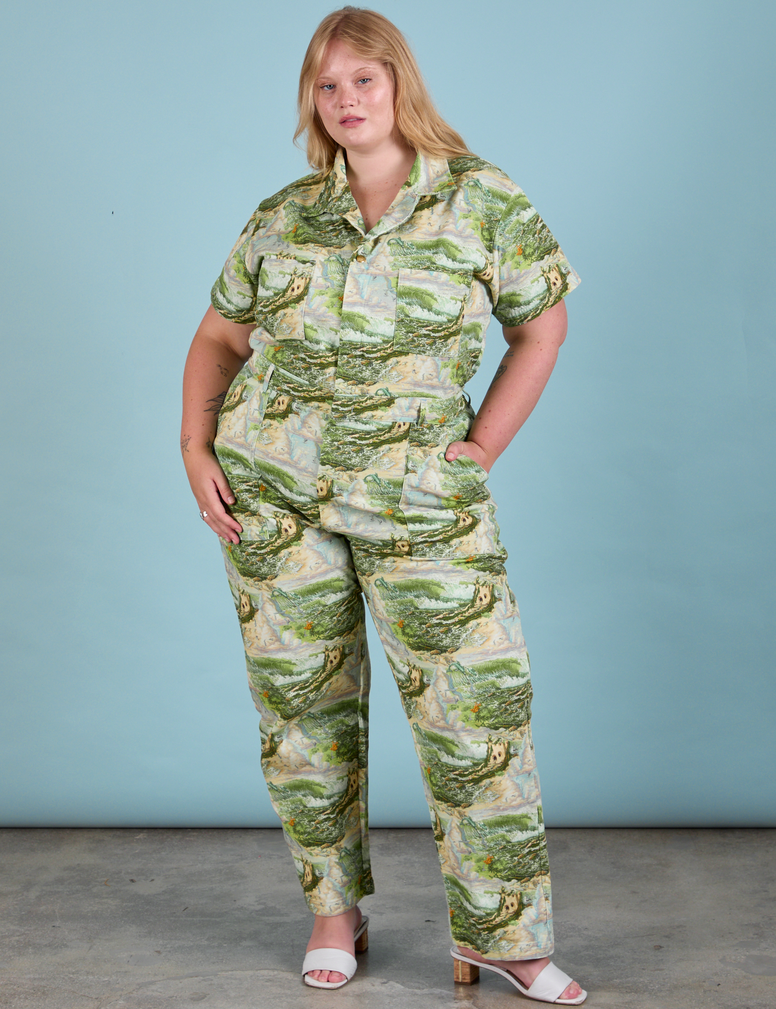 Juliet is 5&#39;7&quot; and wearing 1XL Ocean and Sky Jumpsuit