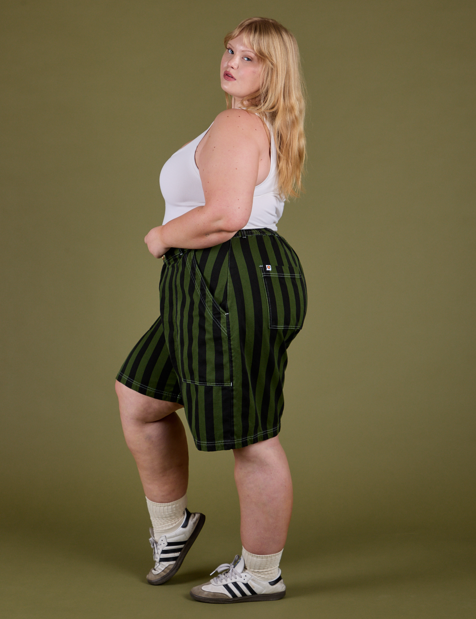 Longline Work Shorts in Evergreen side view on Juliet