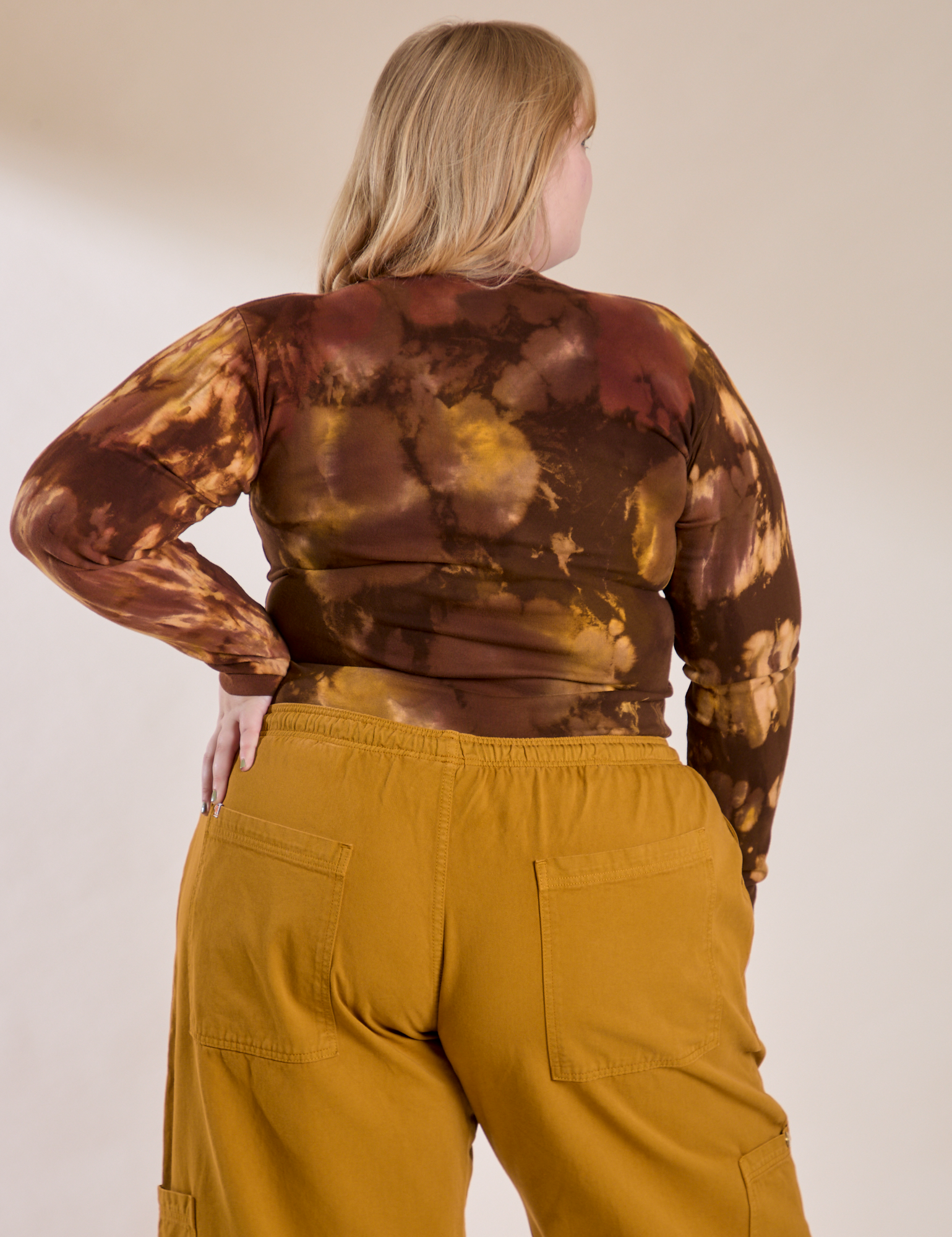 Long Sleeve Baby Tee in Honey Brown back view on Juliet