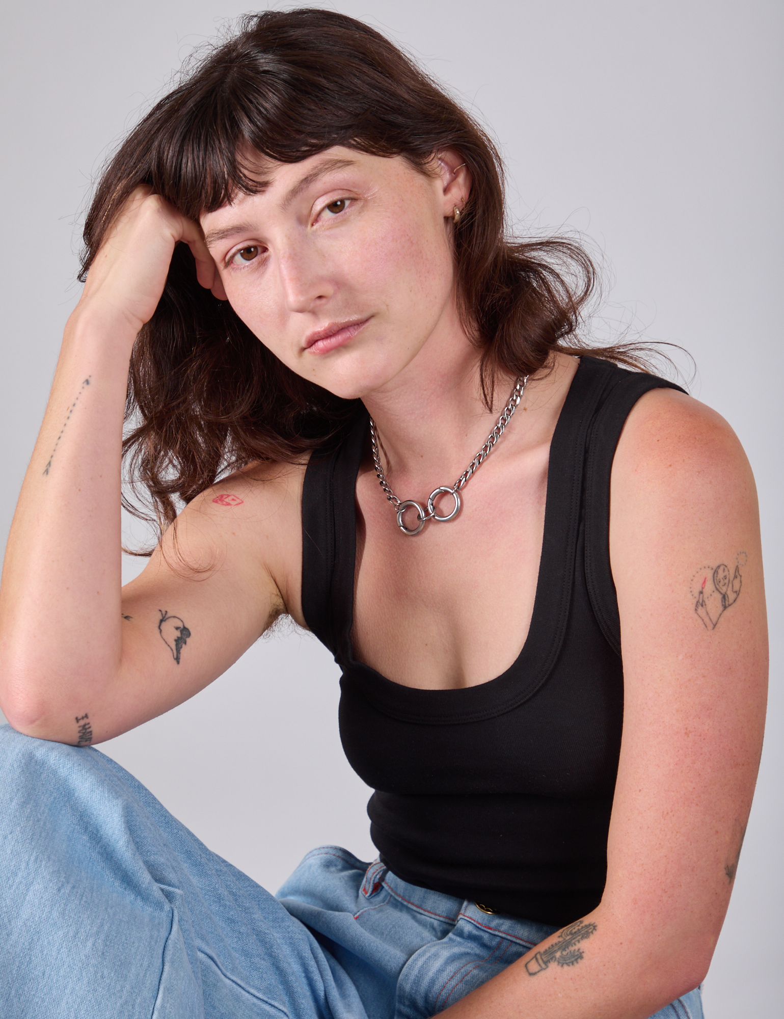 Cropped Tank Top in Basic Black worn by Alex
