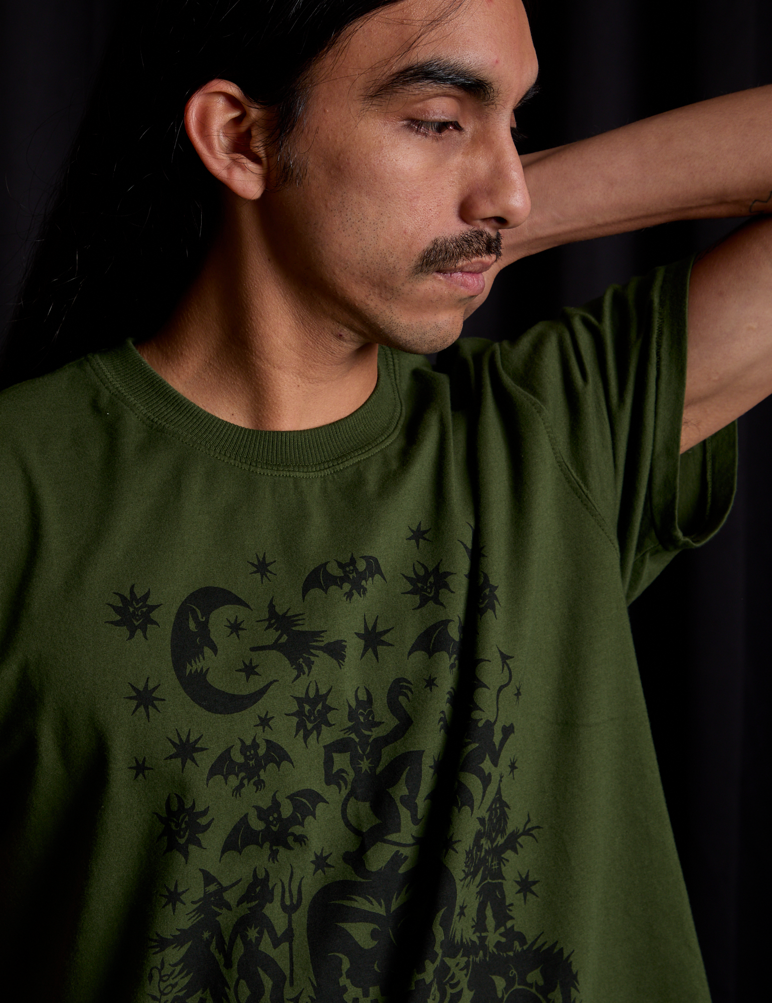 Vintage Tee in Papercut close up