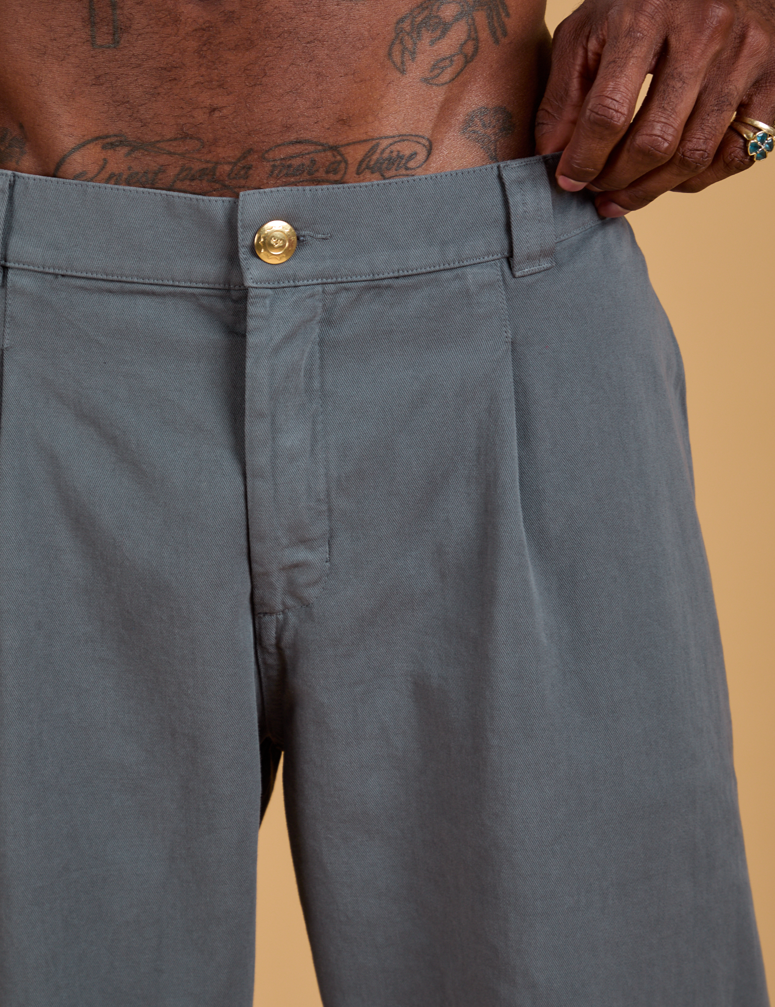 Baggy Mid-Rise Trousers in Slate Grey front close up on Jerrod