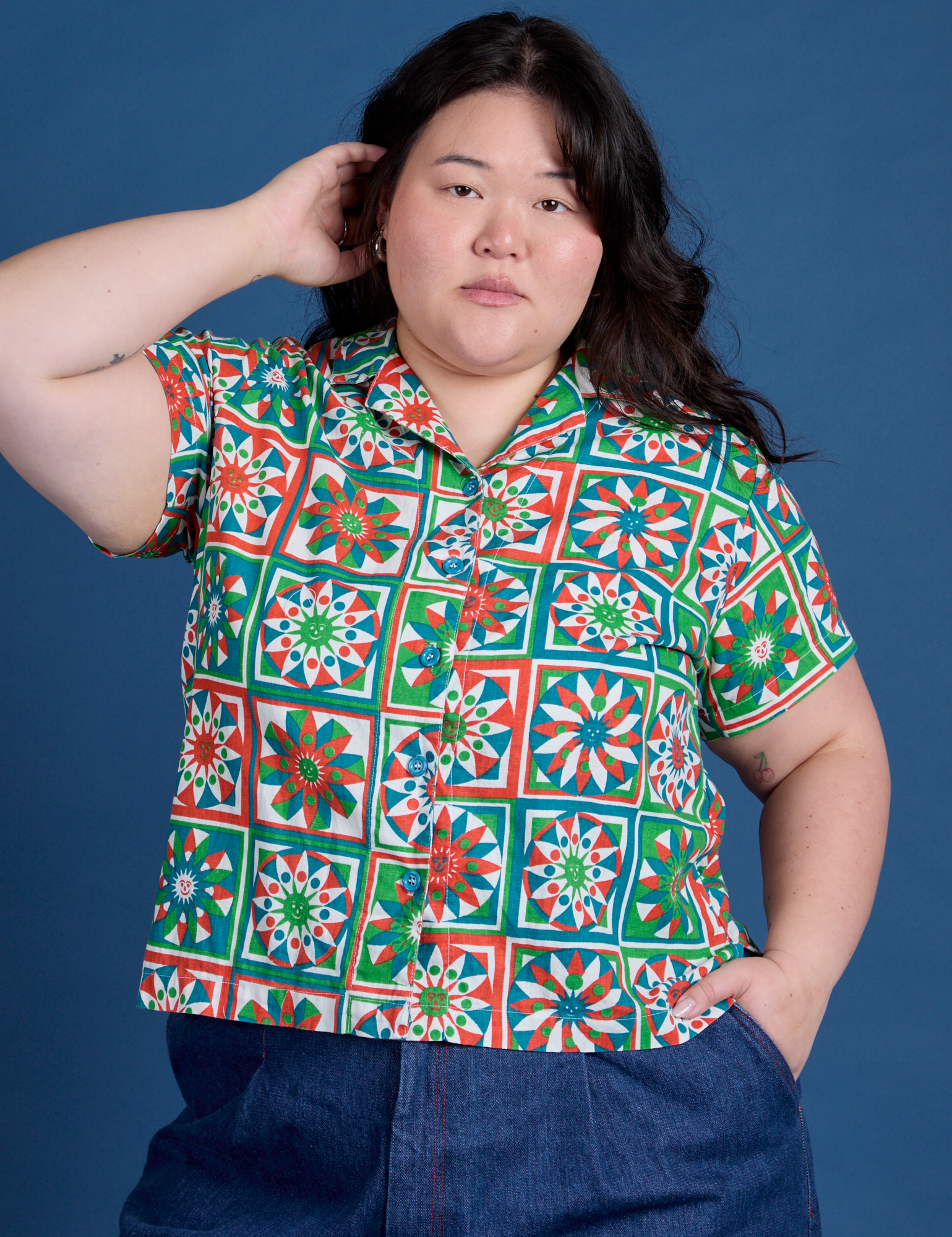 Ashley is 5’7” and wearing L Quilt Print Pantry Button-Up