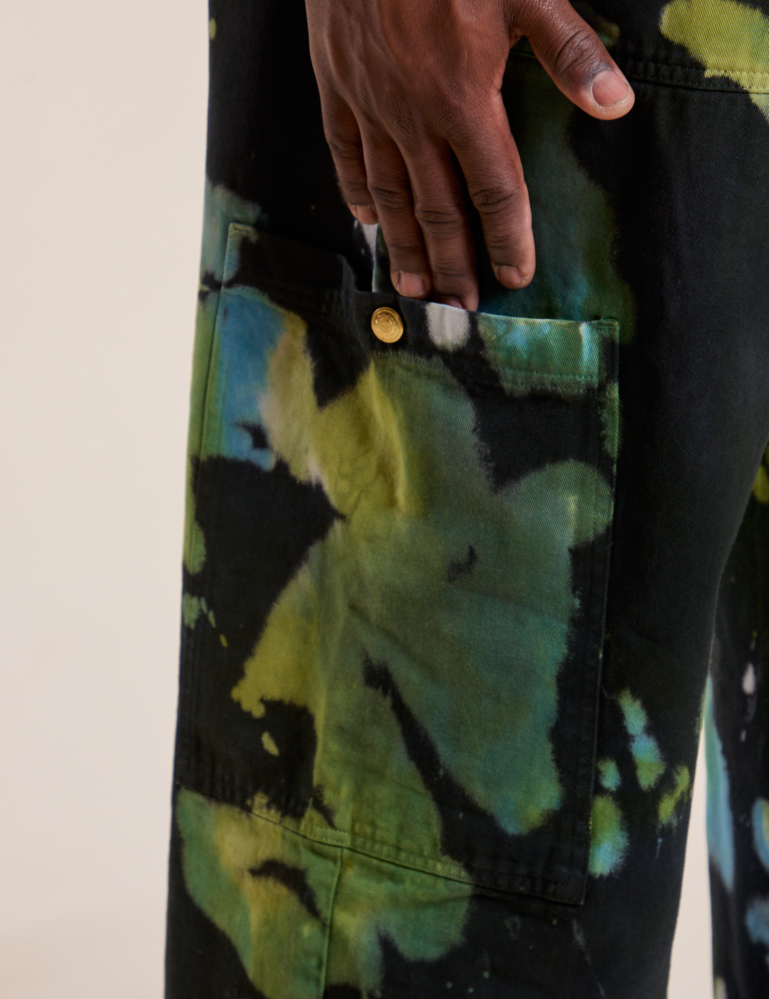 Close up of Magic Waters Drop Pocket Pants in Green Pool pant leg pocket