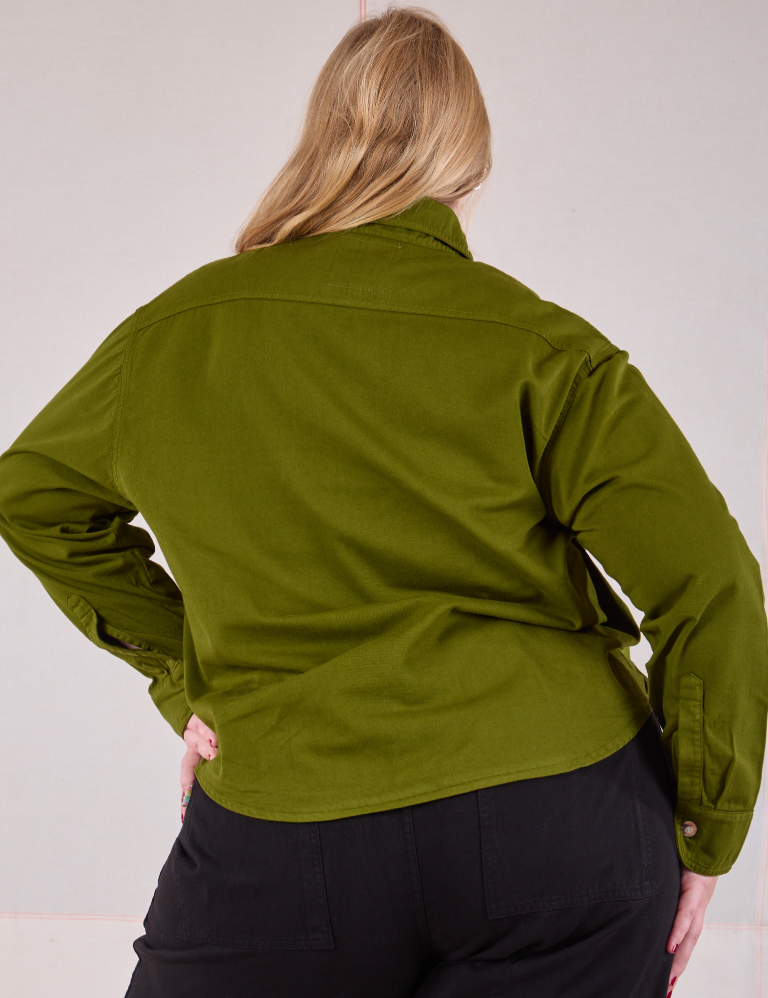 Cropped Overshirt in Summer Olive back view on Juliet