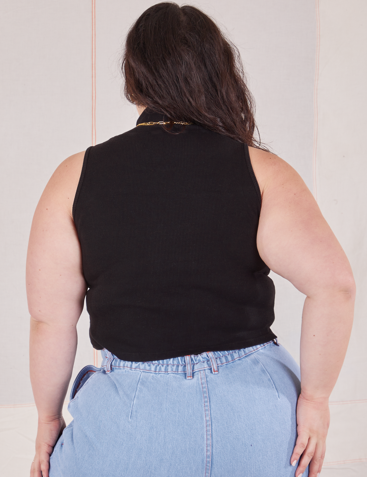 Sleeveless Essential Turtleneck - Basic Black – BIG BUD PRESS Sleeveless Essential Turtleneck - Basic Black – BIG BUD PRESS