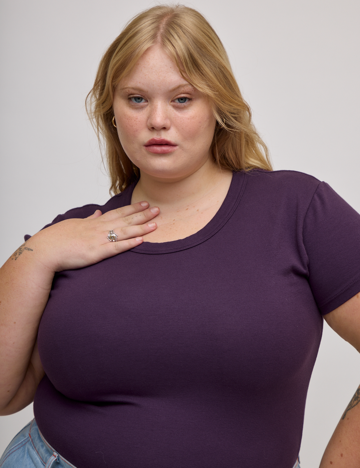 Baby Tee in Nebula Purple worn by Juliet