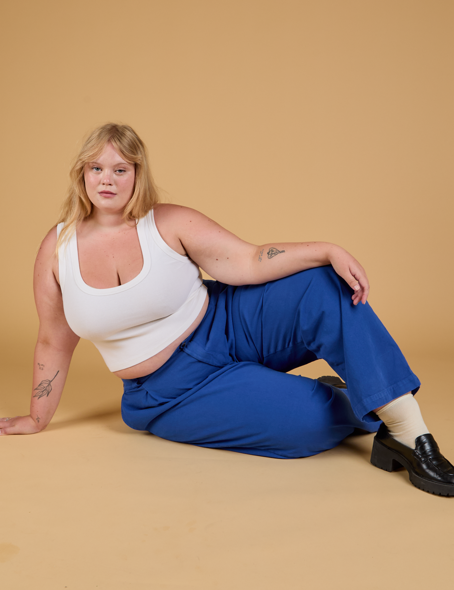 Baggy Mid-Rise Trousers in Royal Blue and vintage tee white Cropped Tank on Juliet