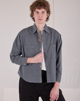 Quinn is 6'3" and wearing S Cropped Overshirt in Slate Grey