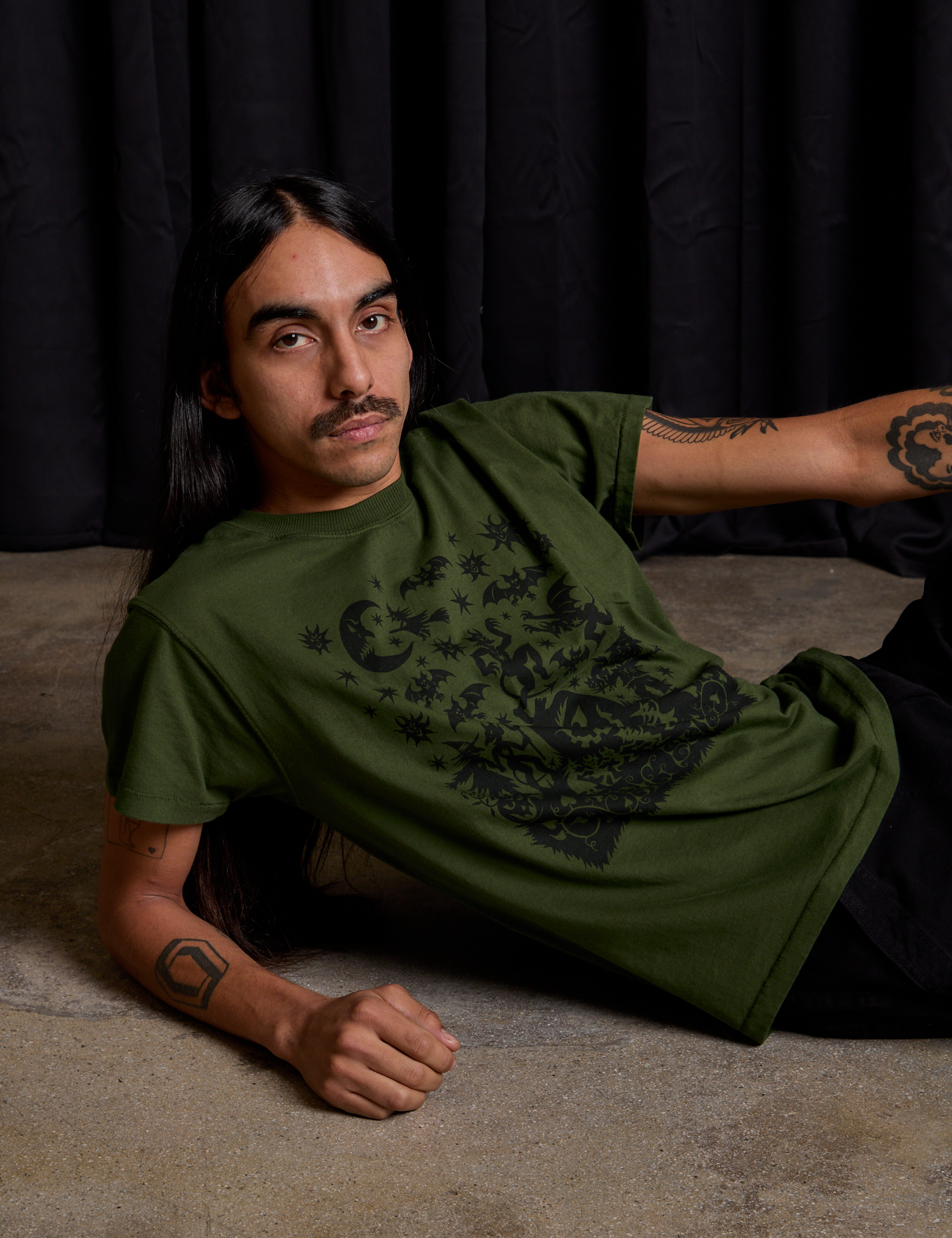 Vintage Tee in Papercut worn by Anthony