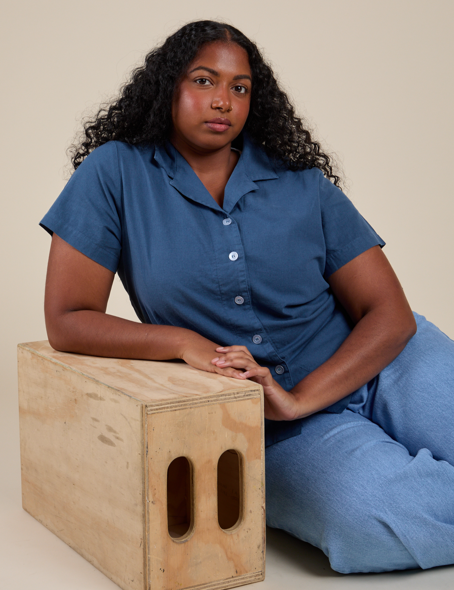 Meghna is wearing Pantry Button-Up in French Blue