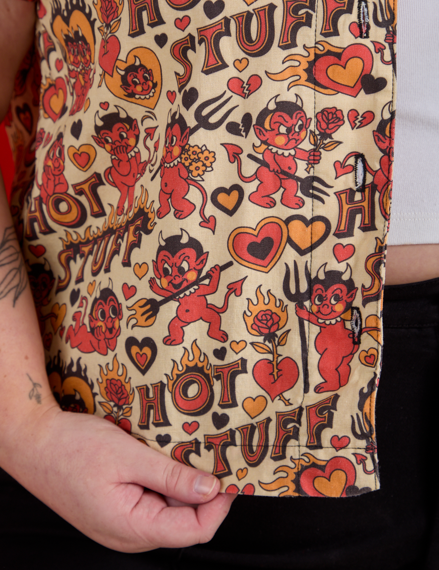 Hot Stuff Print Pantry Button-Up close up on Juliet