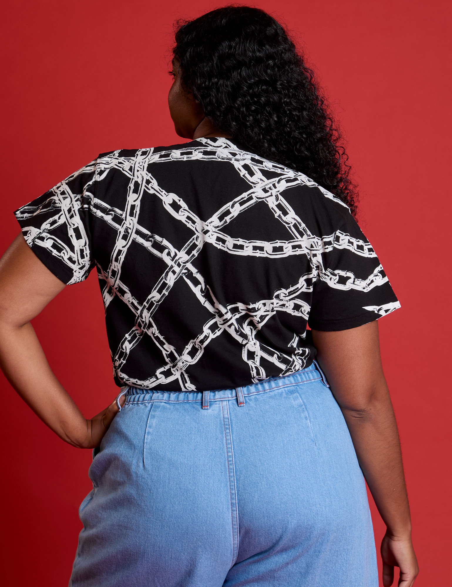 Chain Link Vintage Tee in Basic Black back view on Meghna