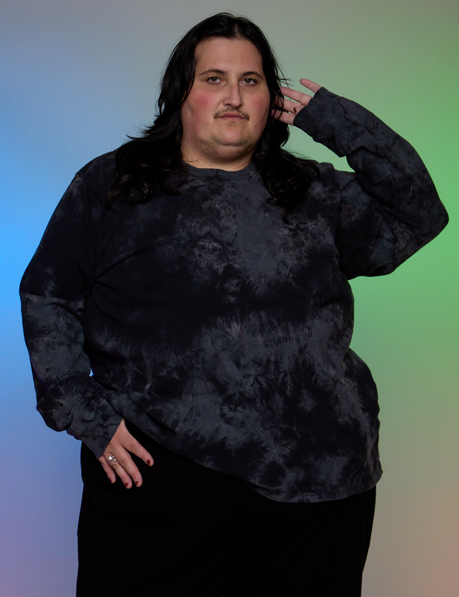 Sam is 5’10” and wearing 1XL Magic Waters Long Sleeve Burly Tee in Black