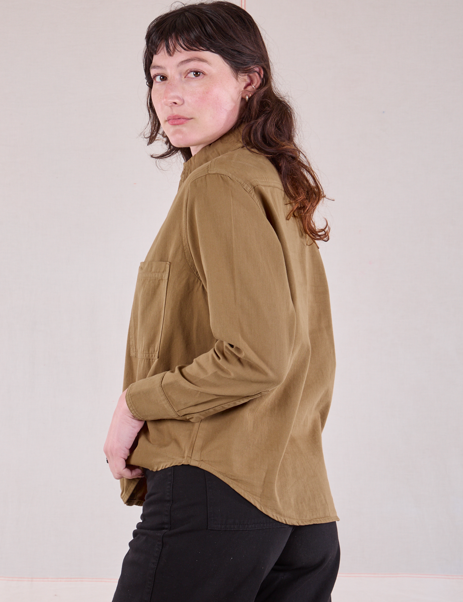 Cropped Overshirt in Desert Brown side view on Alex