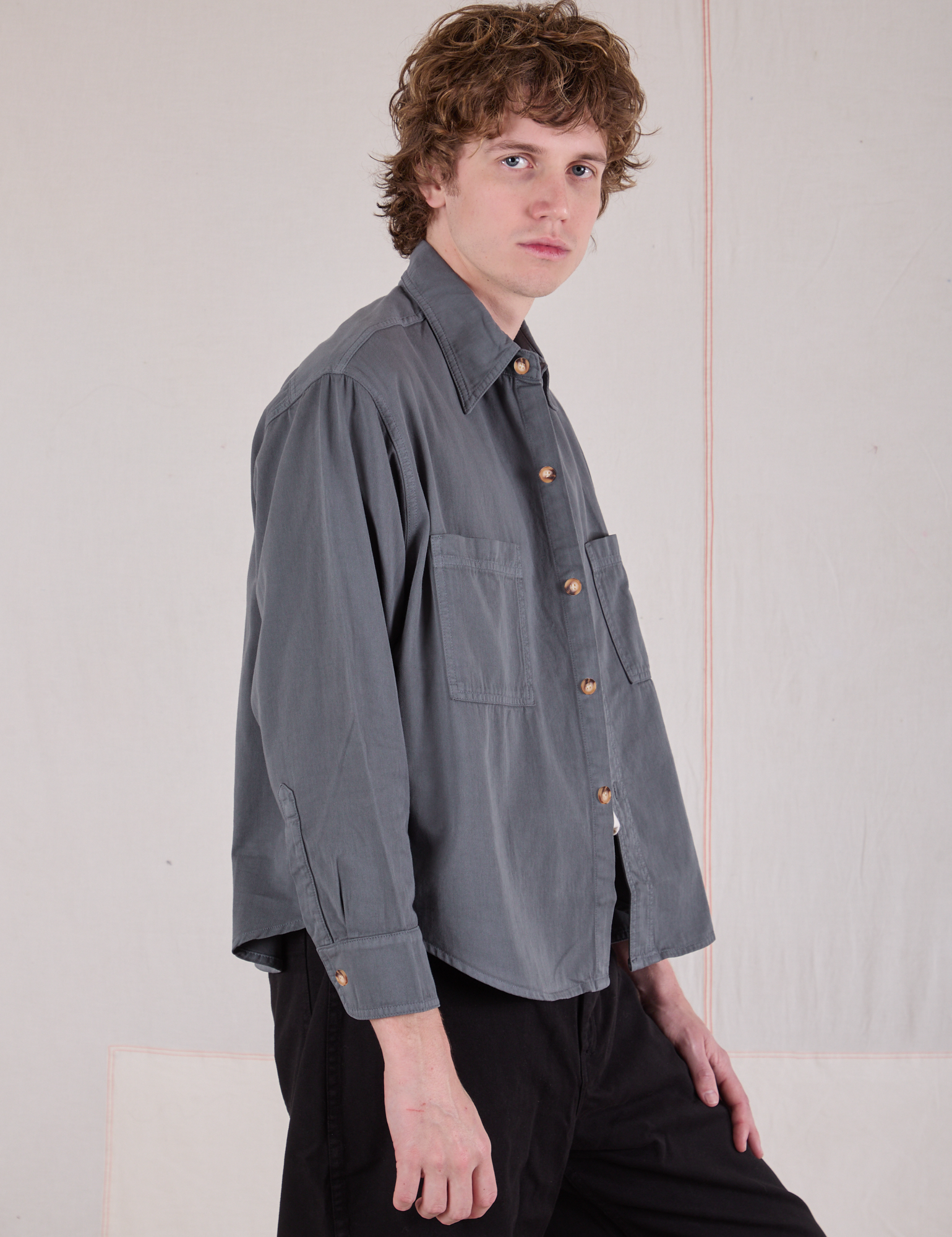 Cropped Overshirt in Slate Grey side view on Quinn