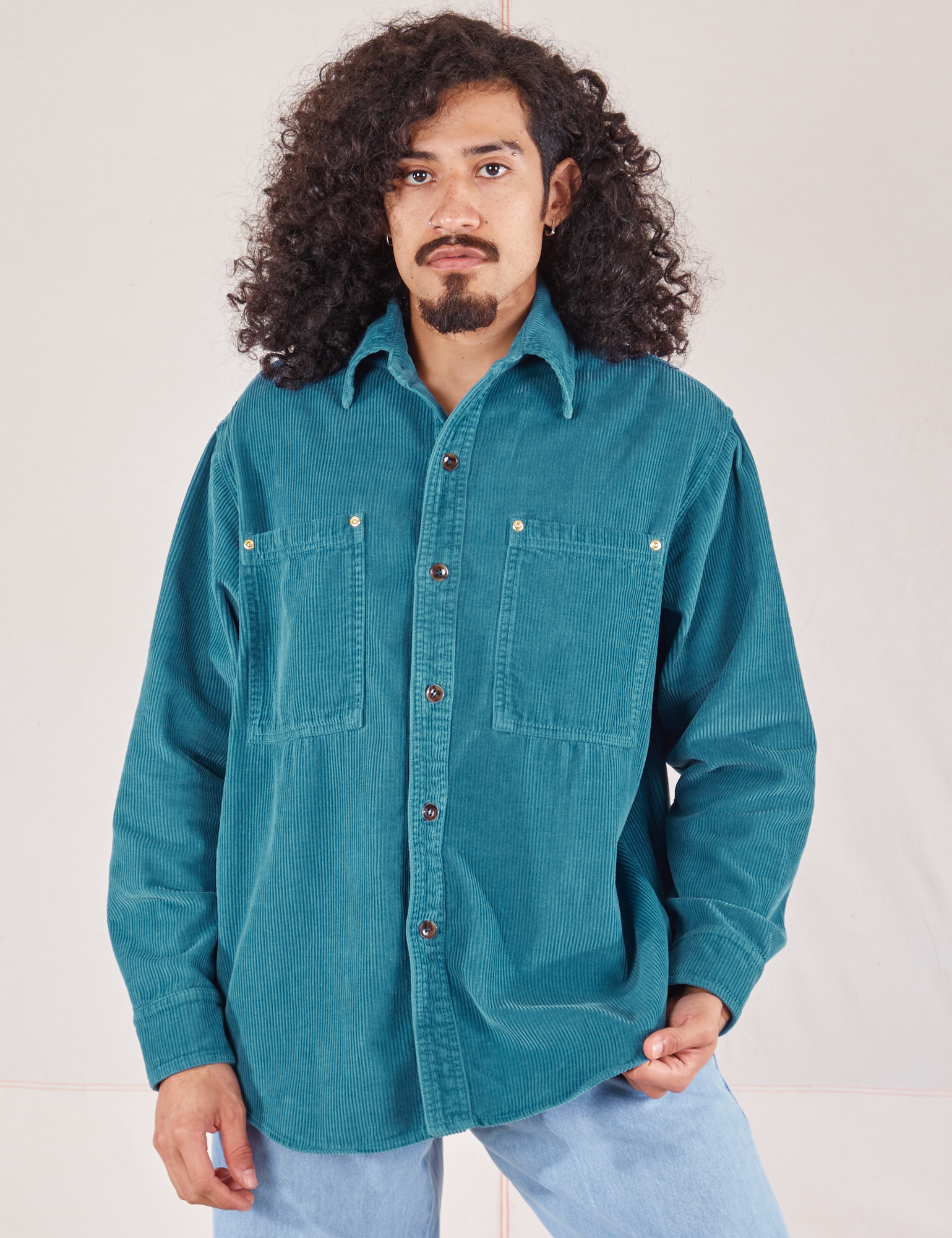 Jesse is 5&#39;8&quot; and wearing XS Corduroy Overshirt in Marine Blue