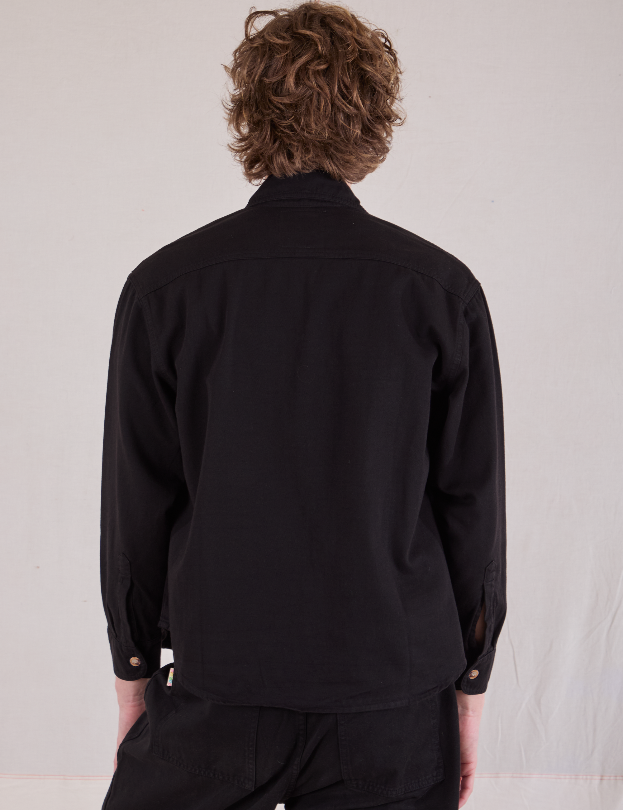 Cropped Overshirt in Basic Black back view on Quinn