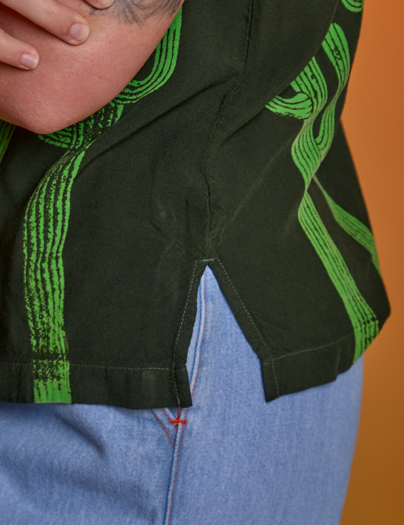 Paintstamped Pantry Button-Up in Cactus side close up