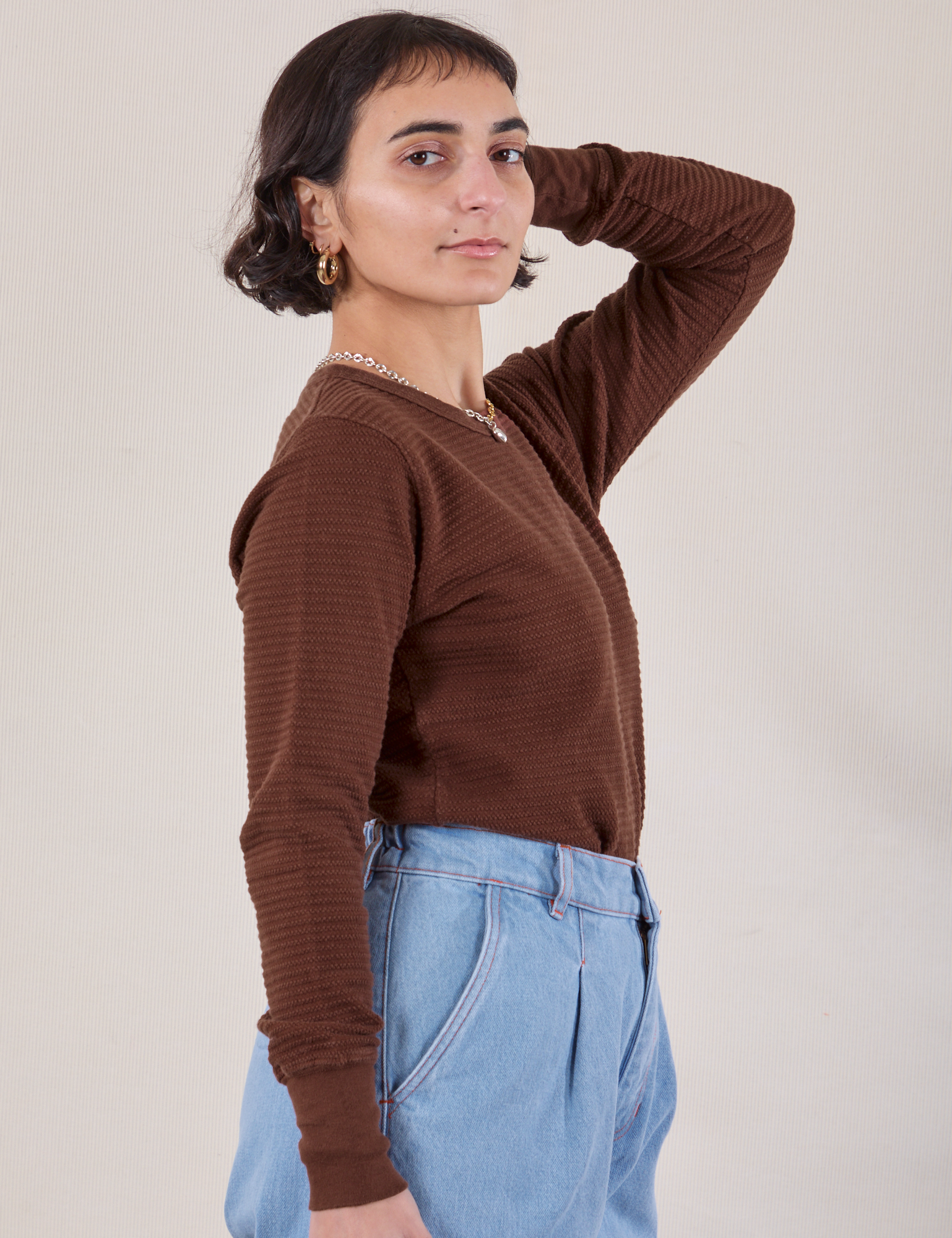 Honeycomb Thermal in Fudgesicle Brown side view on Soraya