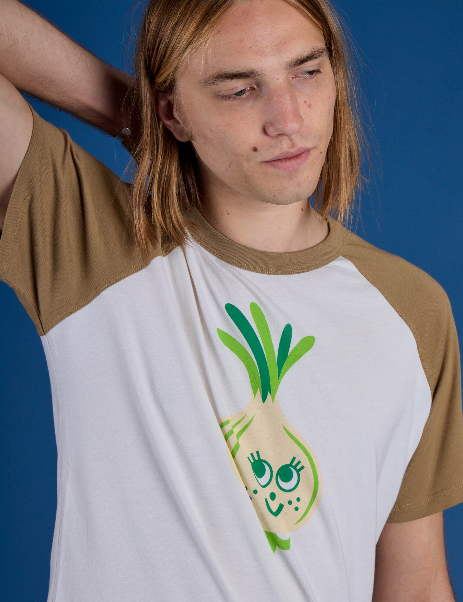 Produce Raglan Tee in Onion front close up on Grant