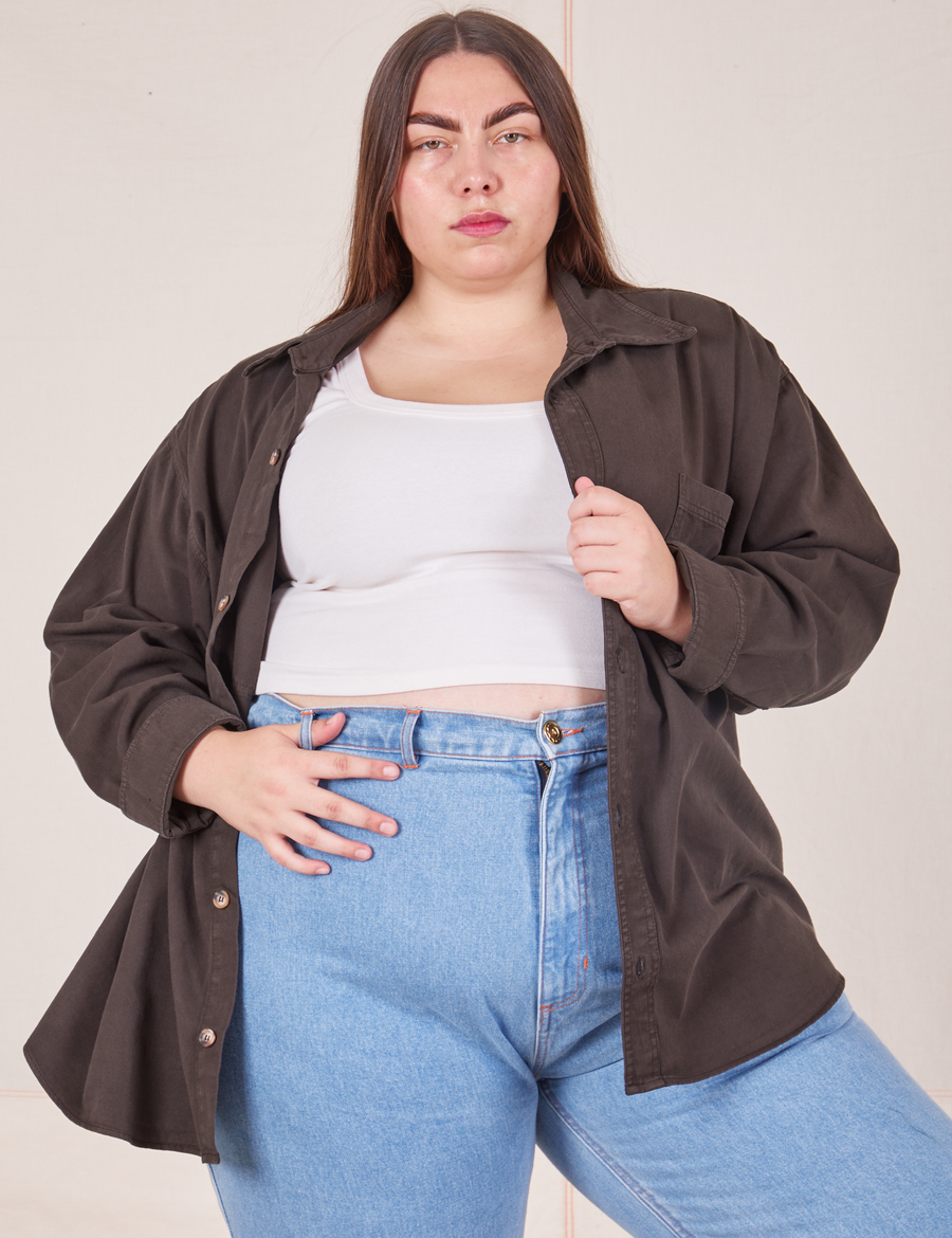 Marielena is wearing size 0XL Oversize Overshirt in Espresso Brown paired with vintage off-white Cropped Tank Top underneath