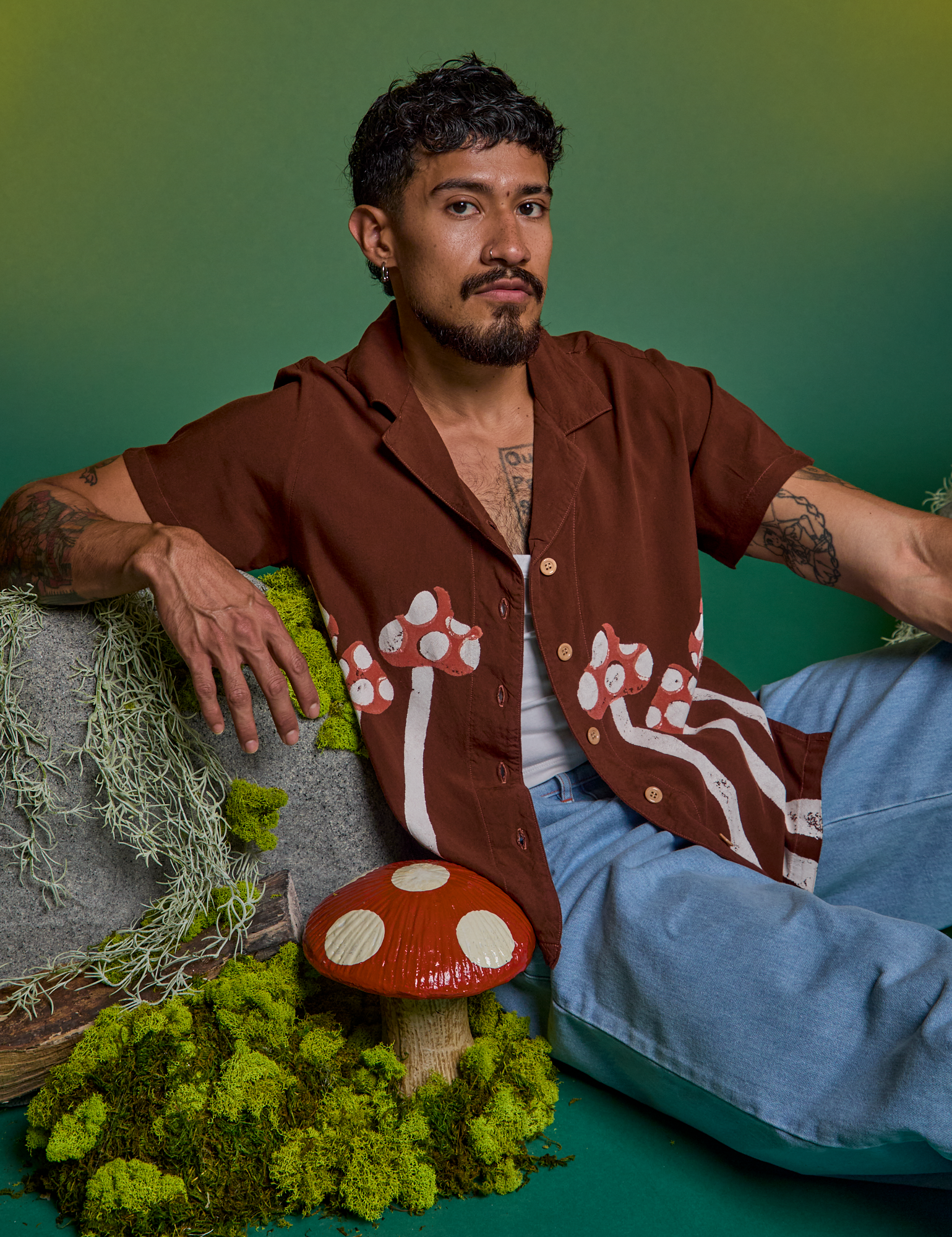 Jesse is wearing Paintstamped Pantry Button-Up in Mushroom