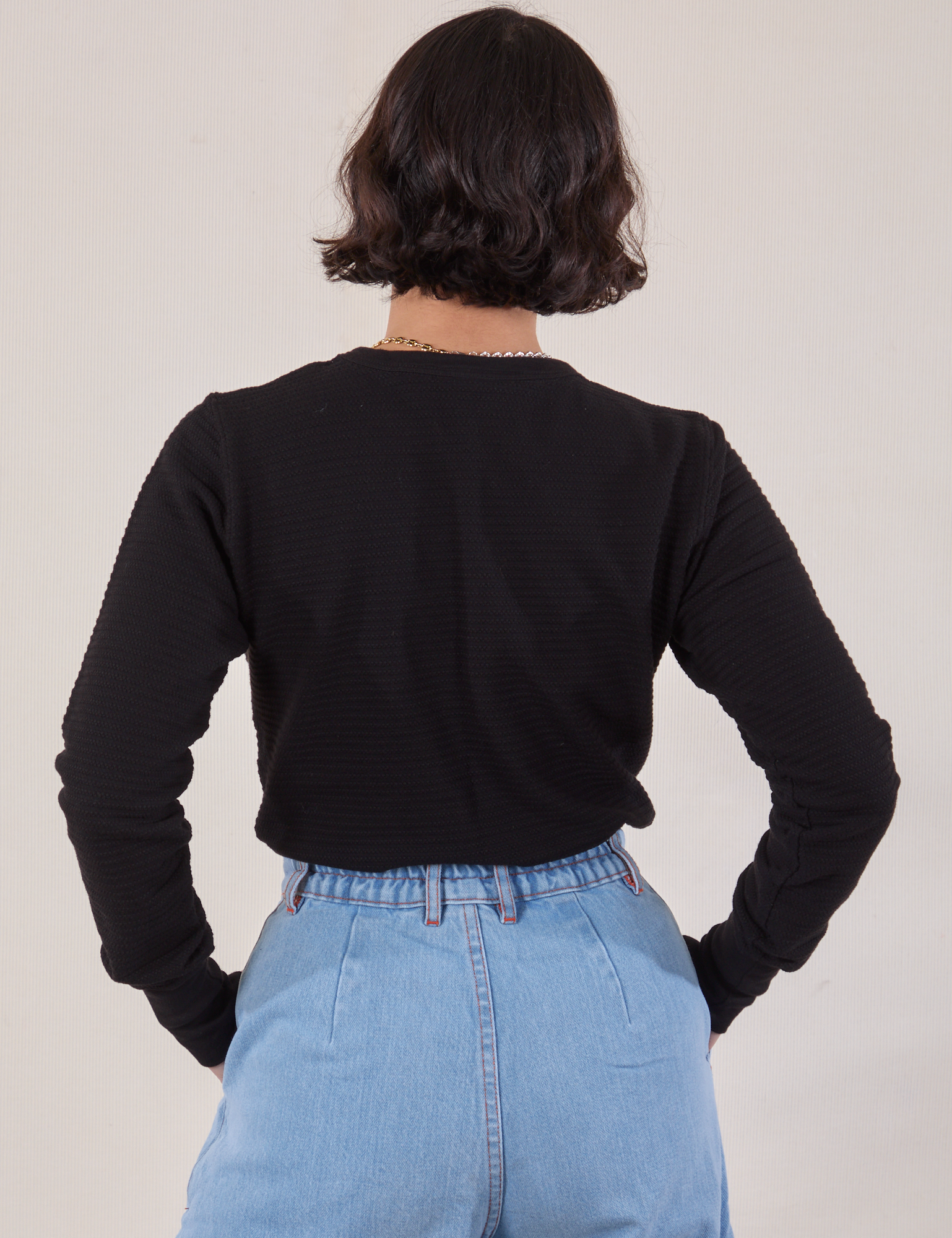 Honeycomb Thermal in Basic Black back view on Soraya