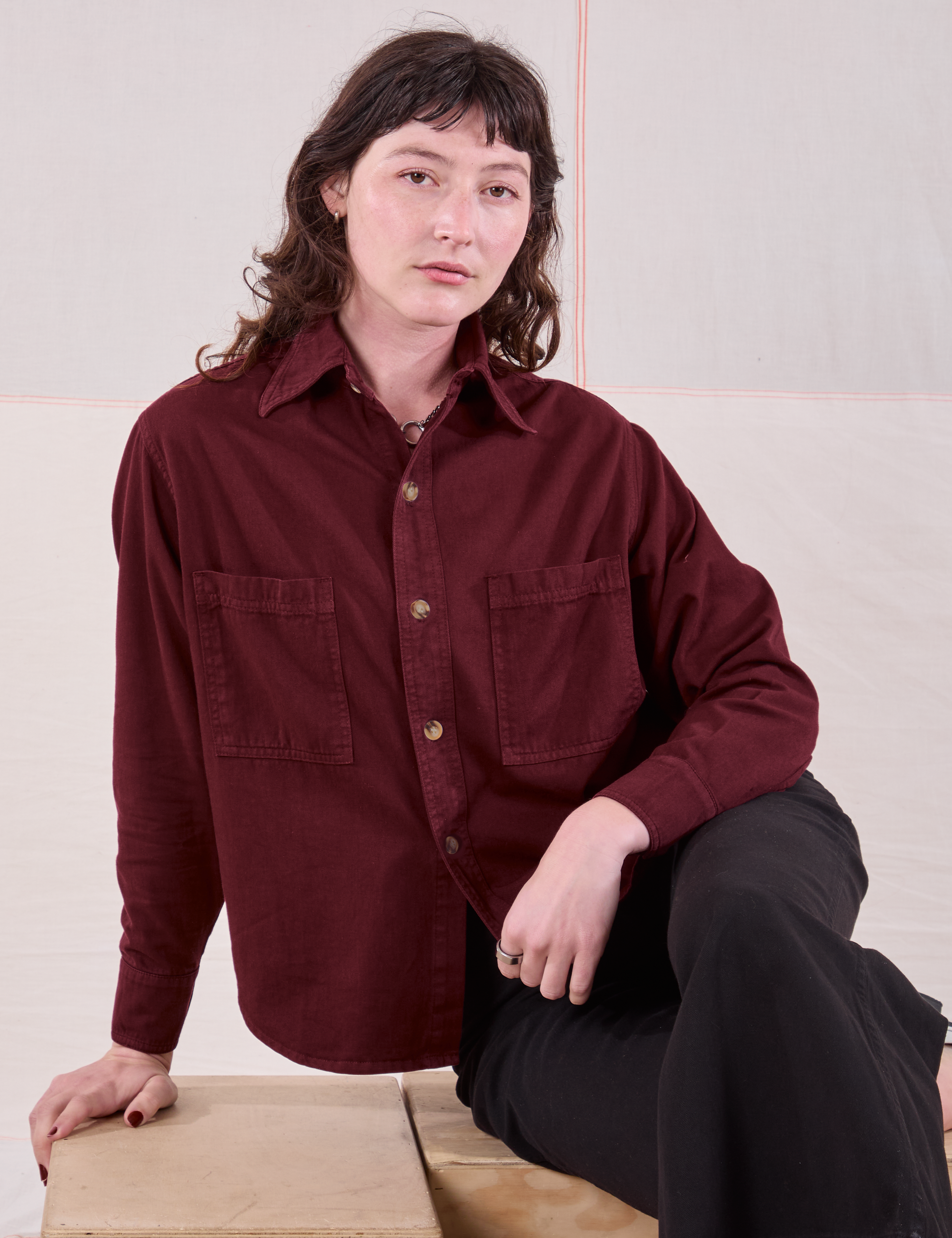 Cropped Overshirt in Red Wine on Alex