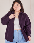 Ashley is 5'7" and wearing M Oversize Overshirt in Nebula Purple