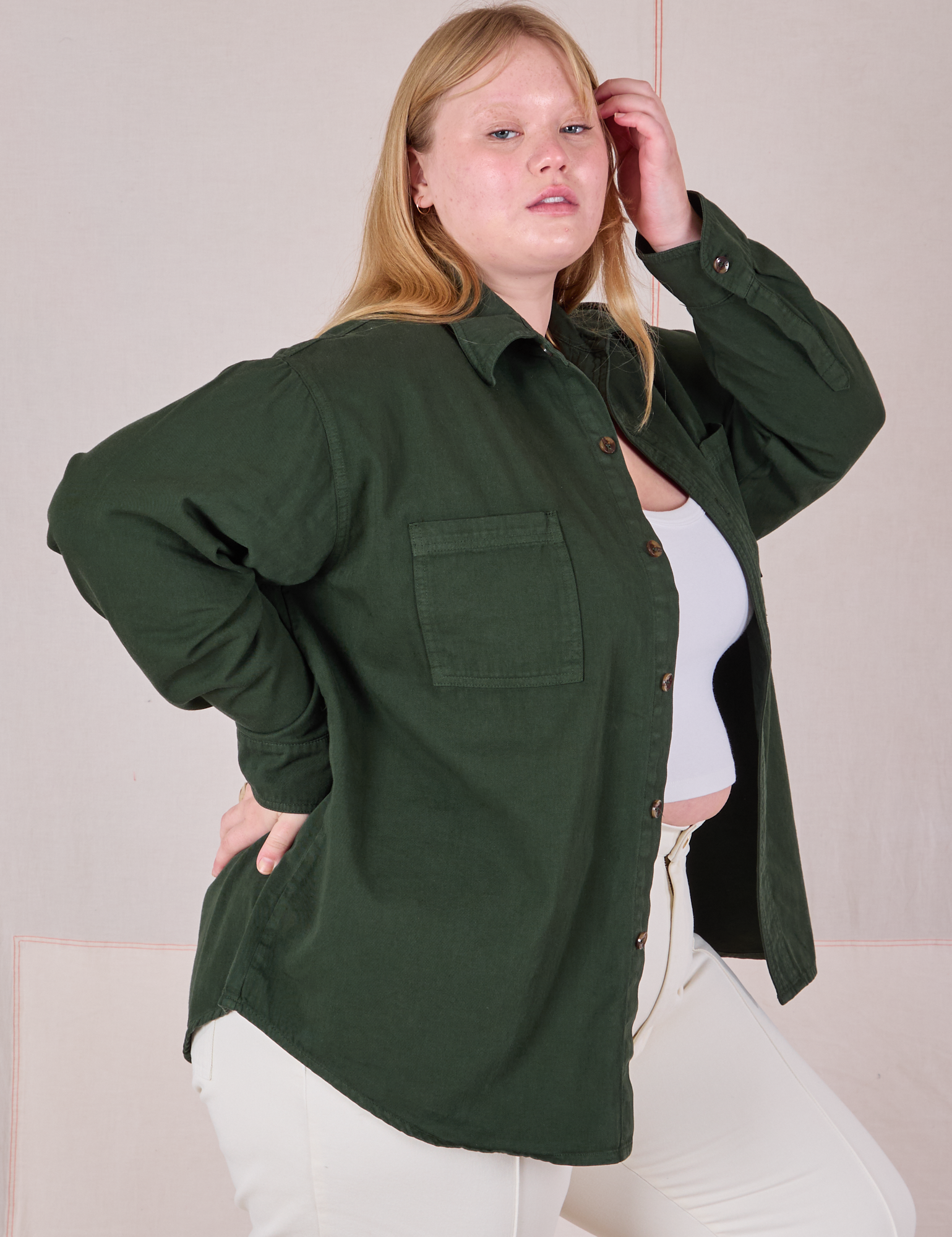 Twill Overshirt in Swamp Green side view on Juliet